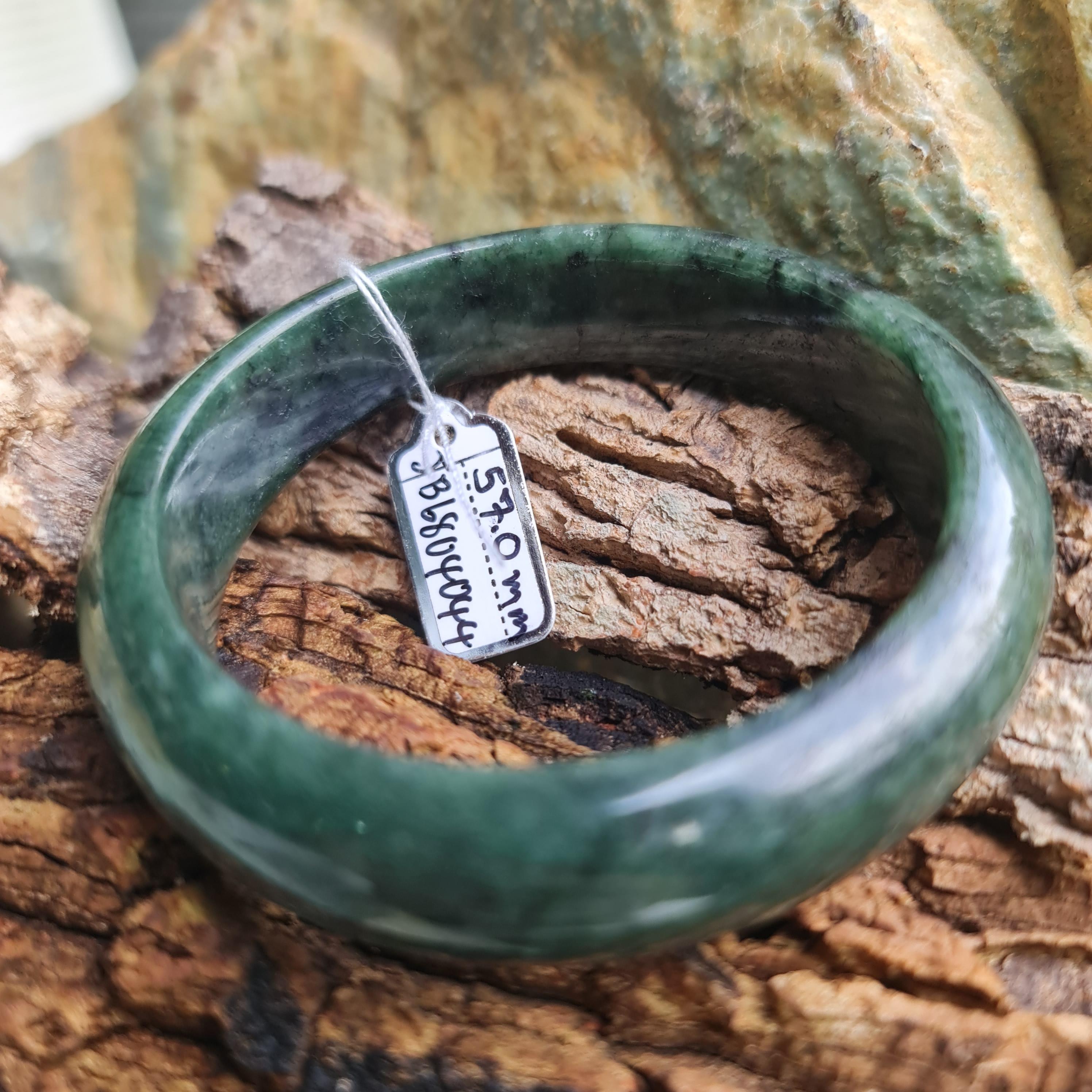 JB6804044 หยก พม่า แท้ Jade กำไลหยก 57.0 มม. (Jadeite bracelet) พม่า (Myanmar)