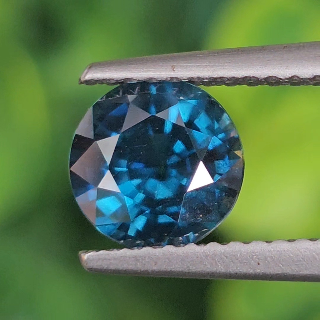 พลอย เพทาย Natural Zircon 1.93 กะรัต (Cts.) พร้อมใบเซอร์ พลอยแท้อัญมณีมงคล ประจําวันเกิด เครื่องประดับพลอย