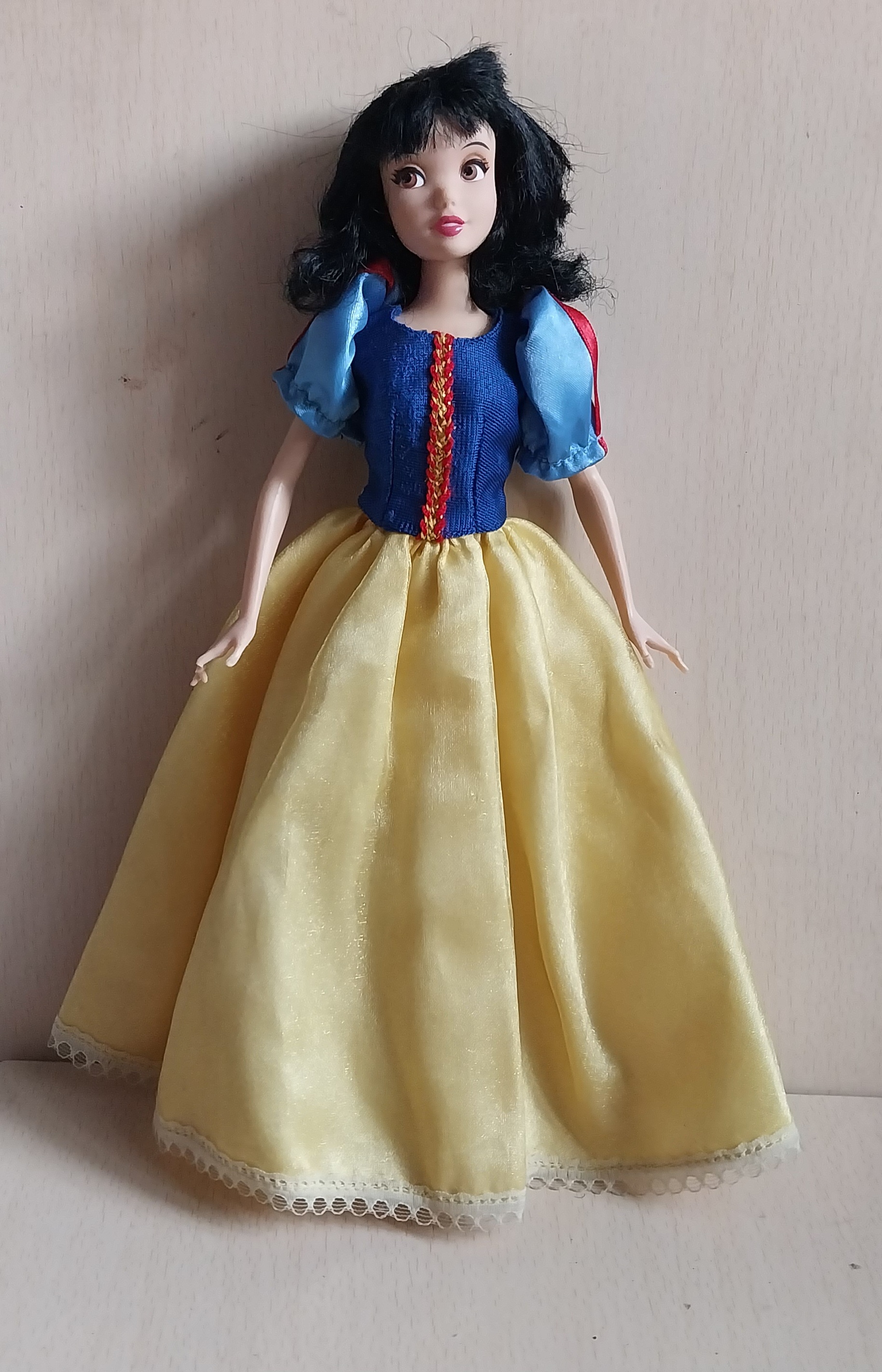 มีหลายภาพ**ซ่อมนิ้ว ตุ๊กตาเจ้าหญิงดิสนีย์ จาก ดิสนีย์สโตร์ สโนว์ไวท์ snow white ของมีตามภาพ