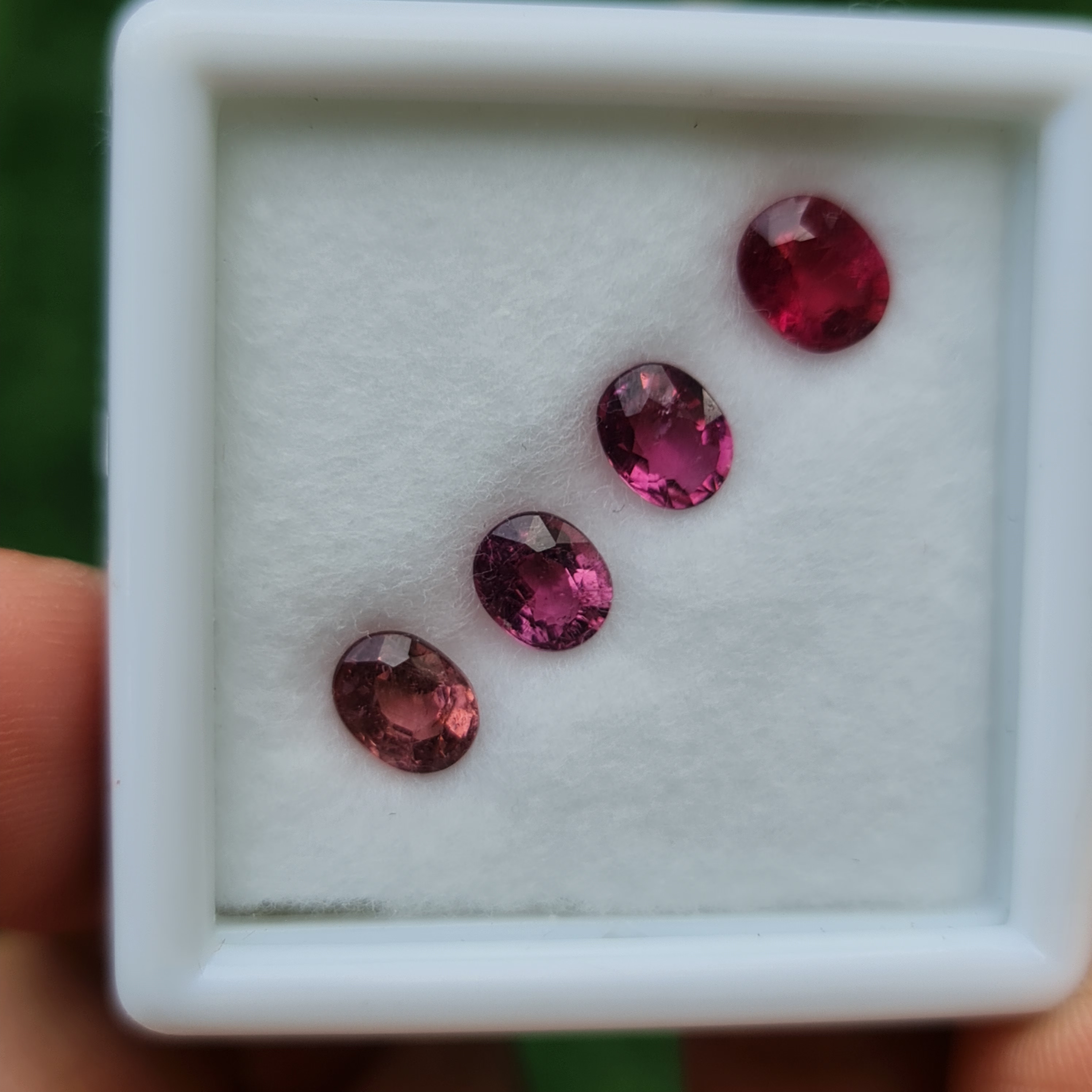 พลอย สปิเนล Spinel 3.05กะรัต (Cts.) พลอยแท้ อัญมณีมงคลประจําวันเกิด เครื่องประดับพลอย