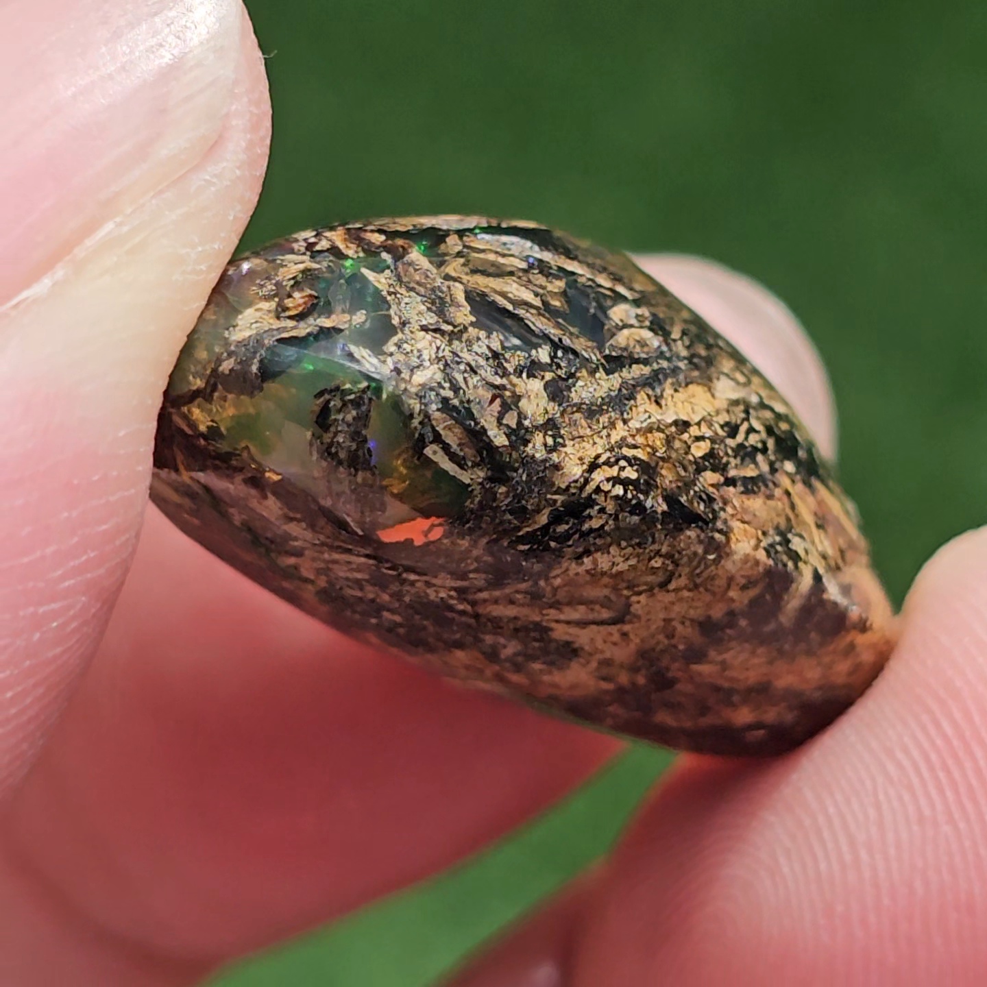 พลอย โอปอล Opal 32.50 กะรัต (Cts.) พลอยแท้ อัญมณีมงคลประจําวันเกิด เครื่องประดับพลอย