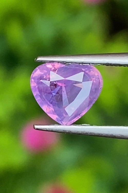 พลอย เพอเพิล แซฟไฟร์ สีม่วง Purple Sapphire ดิบ (Unheated) 1.08 กะรัต (Cts.) พลอยแท้ อัญมณีมงคลประจําวันเกิด เครื่องประดับพลอย