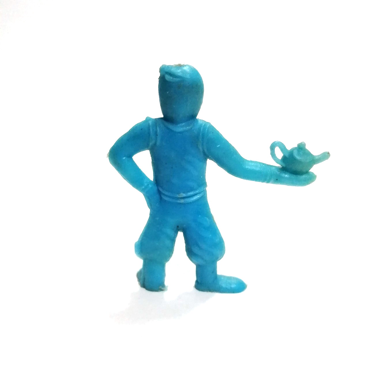 ตุ๊กตุ่น แอนท์ อาละดินกับตะเกียงวิเศษ รุ่นแถมจากถุงถั่วรุ่นเก่า ราวปี 2518 สูงราว 2 นิ้ว สภาพดี สีฟ้าขุ่น ไม่หักไม่กาว