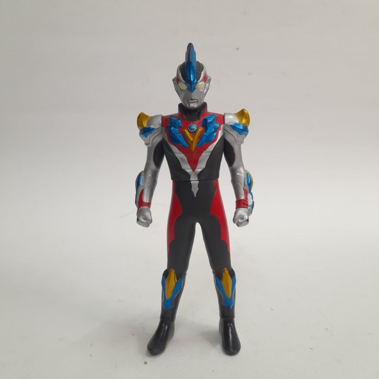 ซอฟ 5 นิ้ว อุลตร้าแมนกิงกะวิคตอรี่ ร่างรวมของสองอุลตร้าแมน มือสองสภาพดี มีรอยบ้าง