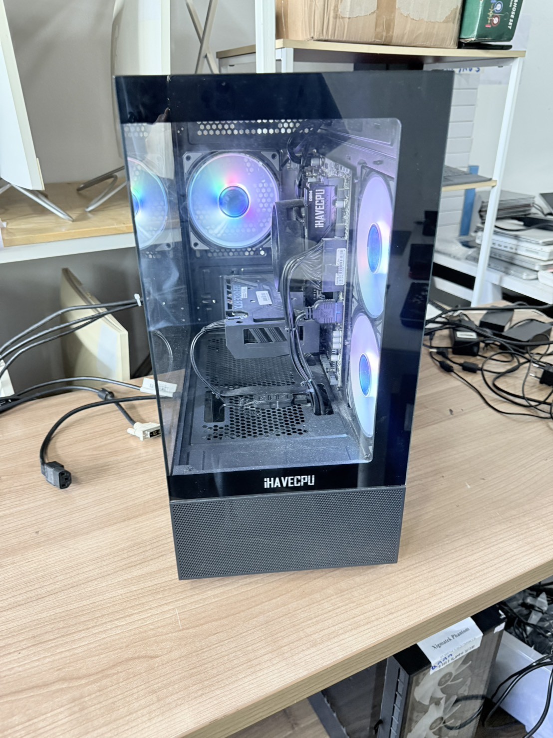 คอมประกอบ เกมมิ่้ง iHavecpu Seaview (Ryzen 5 5600/8GB*2/M.2 256GB/RTX4060 8GB)