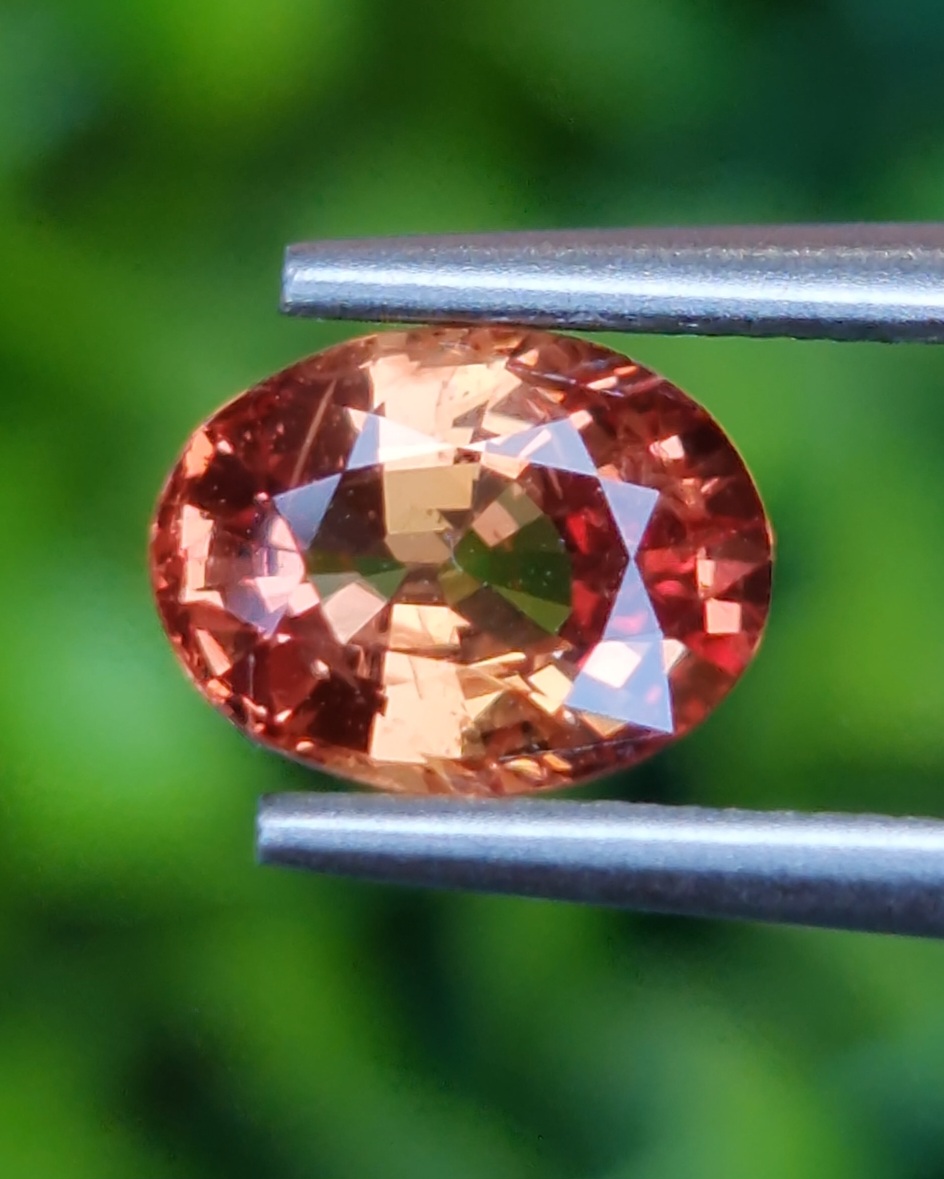 พลอย ออเรนจ์ แซฟไฟร์ Orange Sapphire 1.65 กะรัต (Cts.) พลอยแท้ อัญมณีมงคลประจําวันเกิด เครื่องประดับพลอย