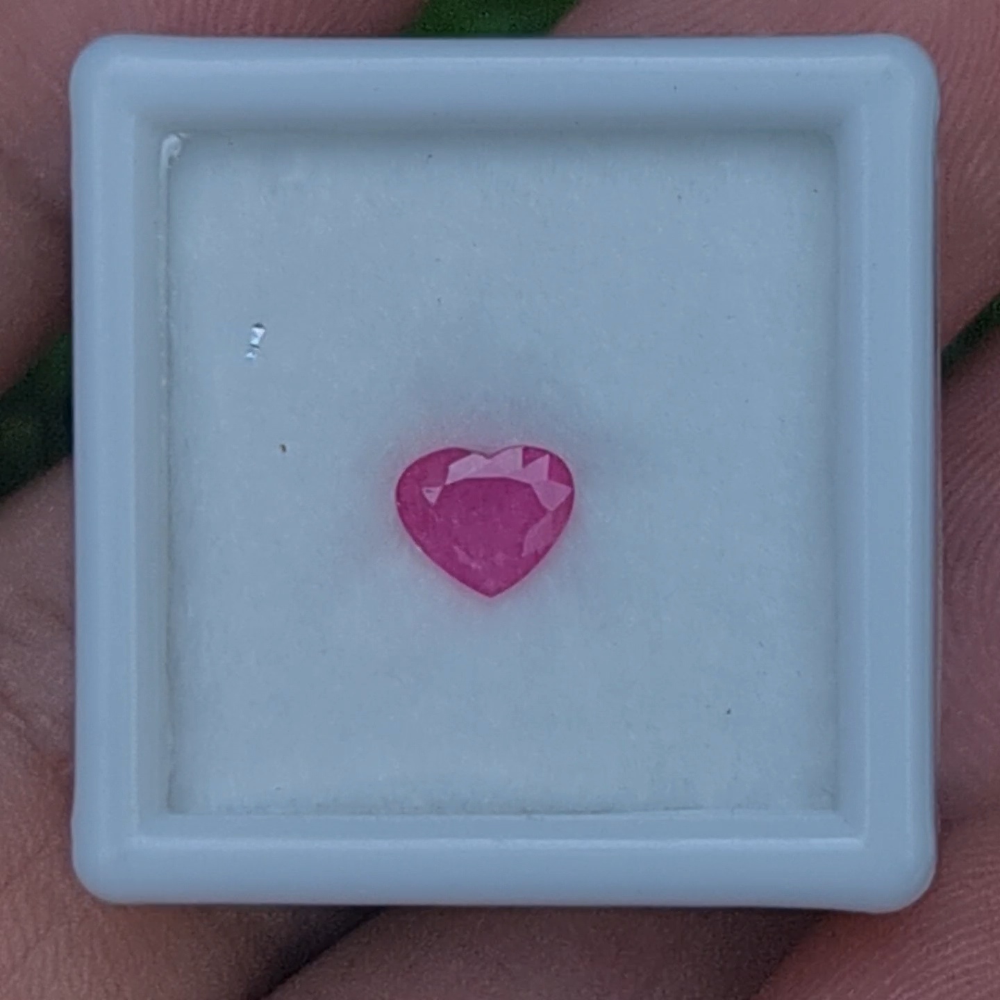พลอย ชมพู พิ้ง แซฟไฟร์ Pink Sapphire 0.68 กะรัต (Cts.) พลอยแท้ อัญมณีมงคลประจําวันเกิด เครื่องประดับพลอย