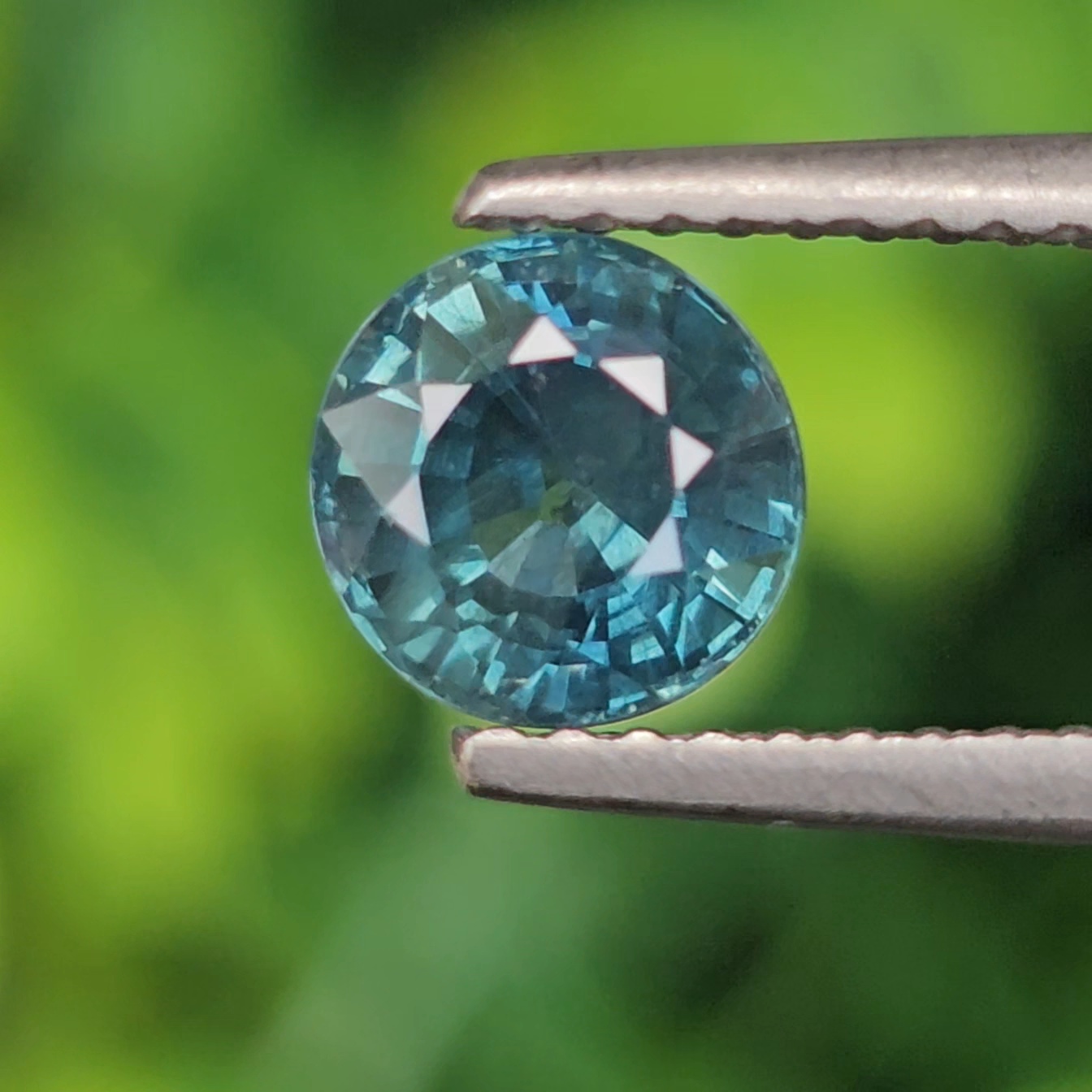 พลอย แซปไฟร์สีน้ำเงินอมเขียว Teal Sapphire 1.34 กะรัต (Cts.) พลอยแท้ อัญมณีมงคลประจําวันเกิด เครื่องประดับพลอย