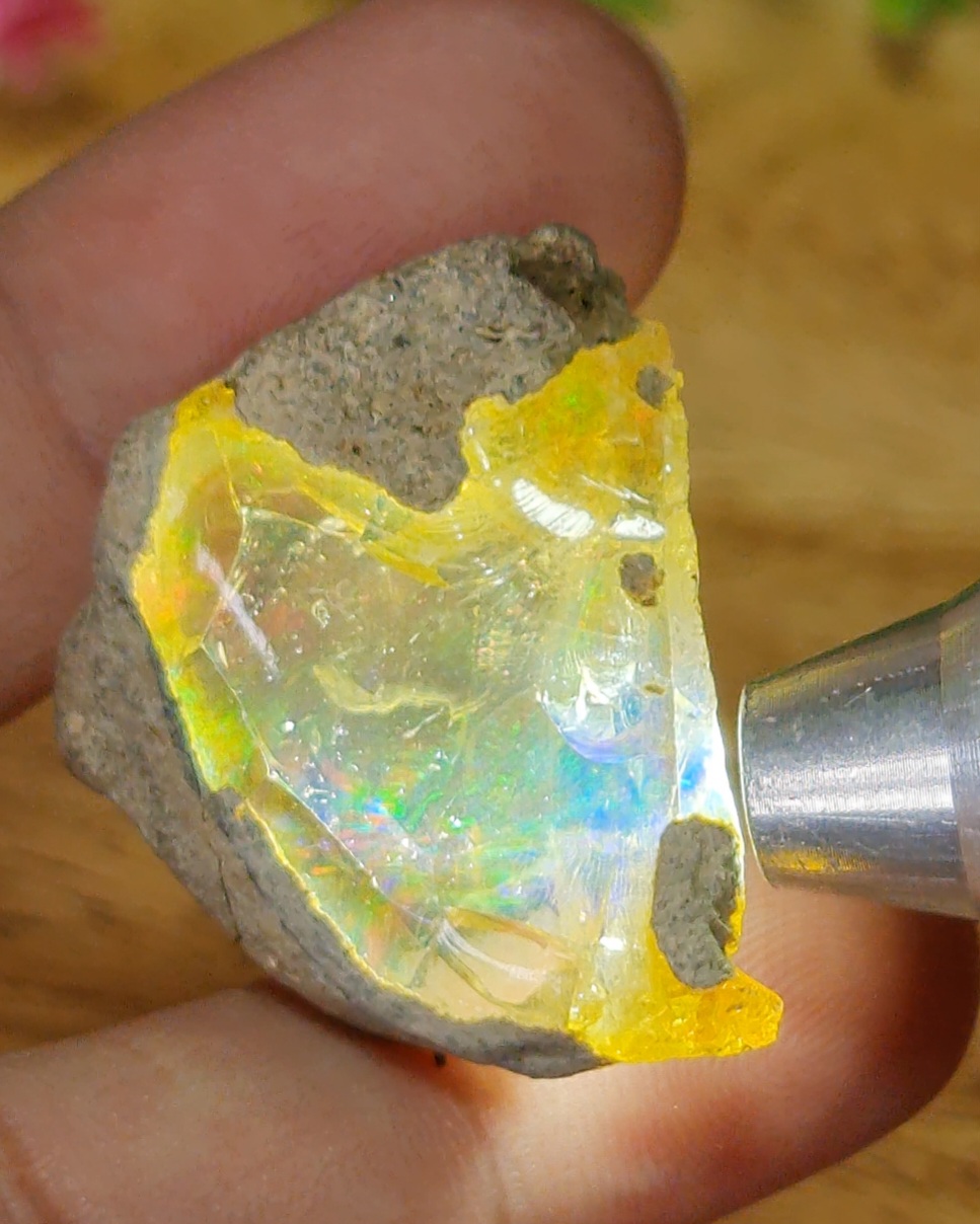 ก้อน ผลึก โอปอล Opal 66.82 กรัม (Grams.) พลอยแท้ อัญมณีมงคลประจําวันเกิด เครื่องประดับพลอย