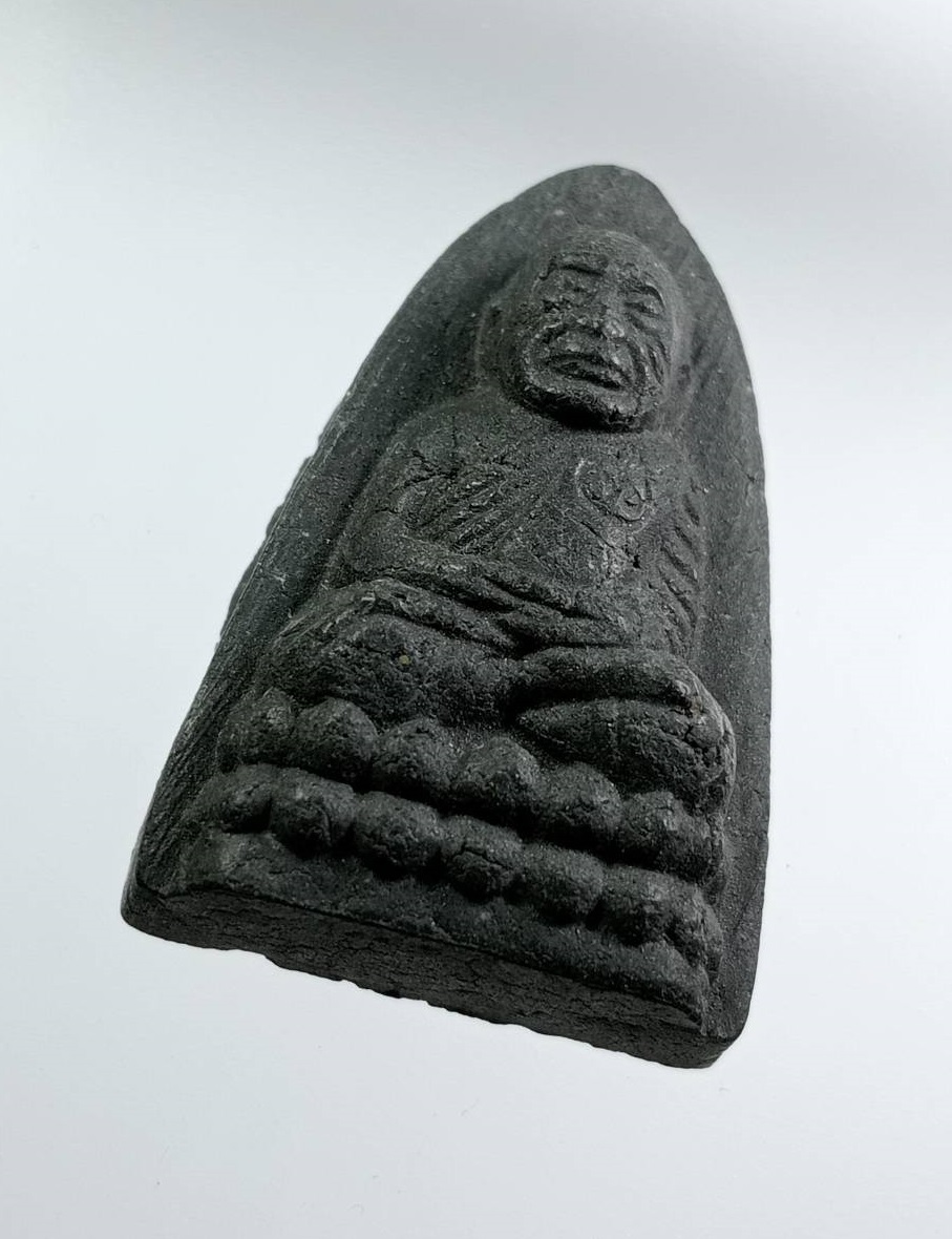 ผ3747 หลวงปู่ทวด ครูบาสมชาย อาศรมสถาน จ.ฉะเชิงเทรา ฝังแร่