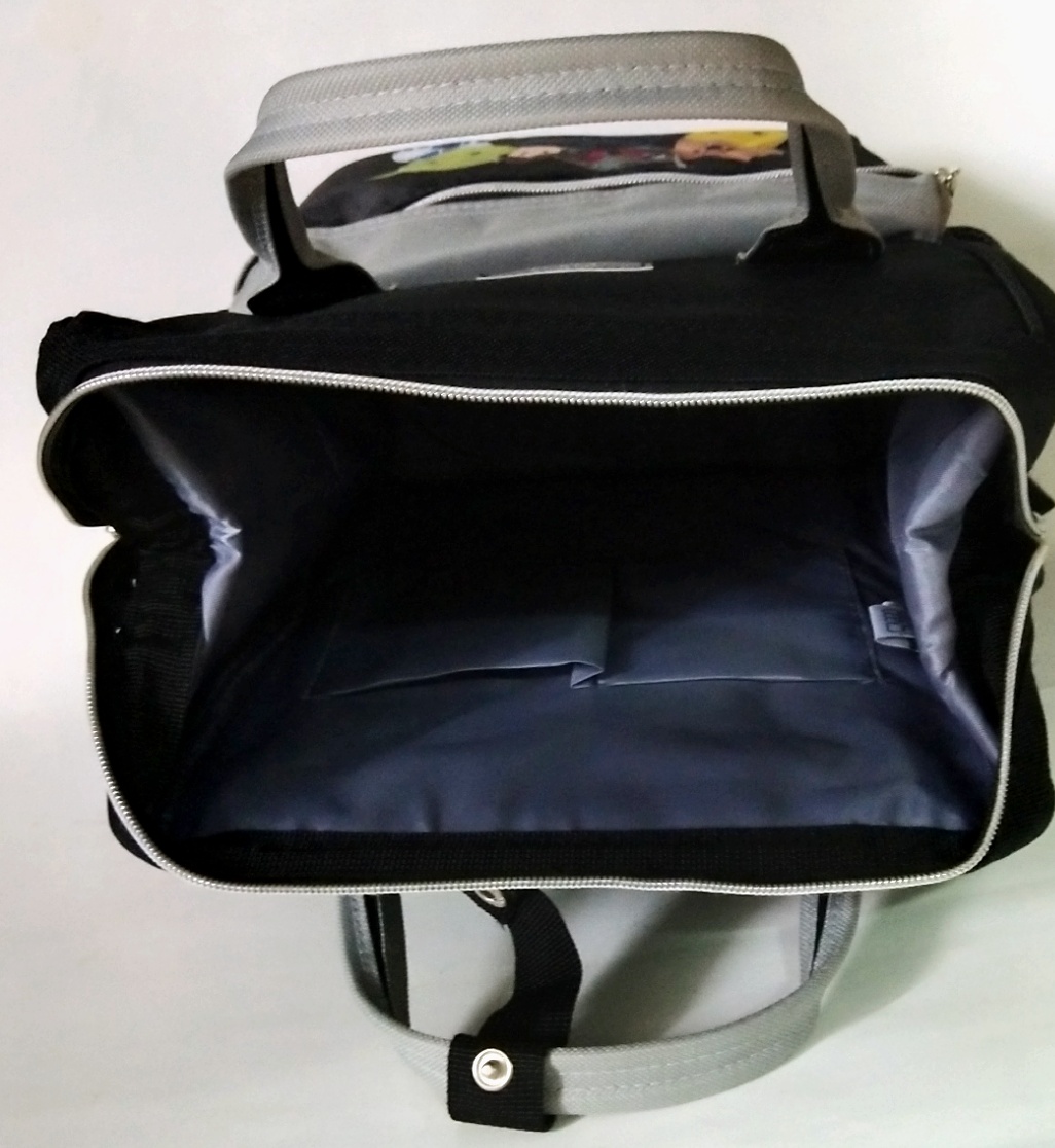 กระเป๋าเป้ลายสตาร์วอร์ +หูหิ้ว Star Wars ,tsum มีโครงเหล็ก บริเวณปากกระเป๋า ขนาดประมาณ 15"*9.5", ของแท้ ใหม่ **ป้ายหลุดหาย