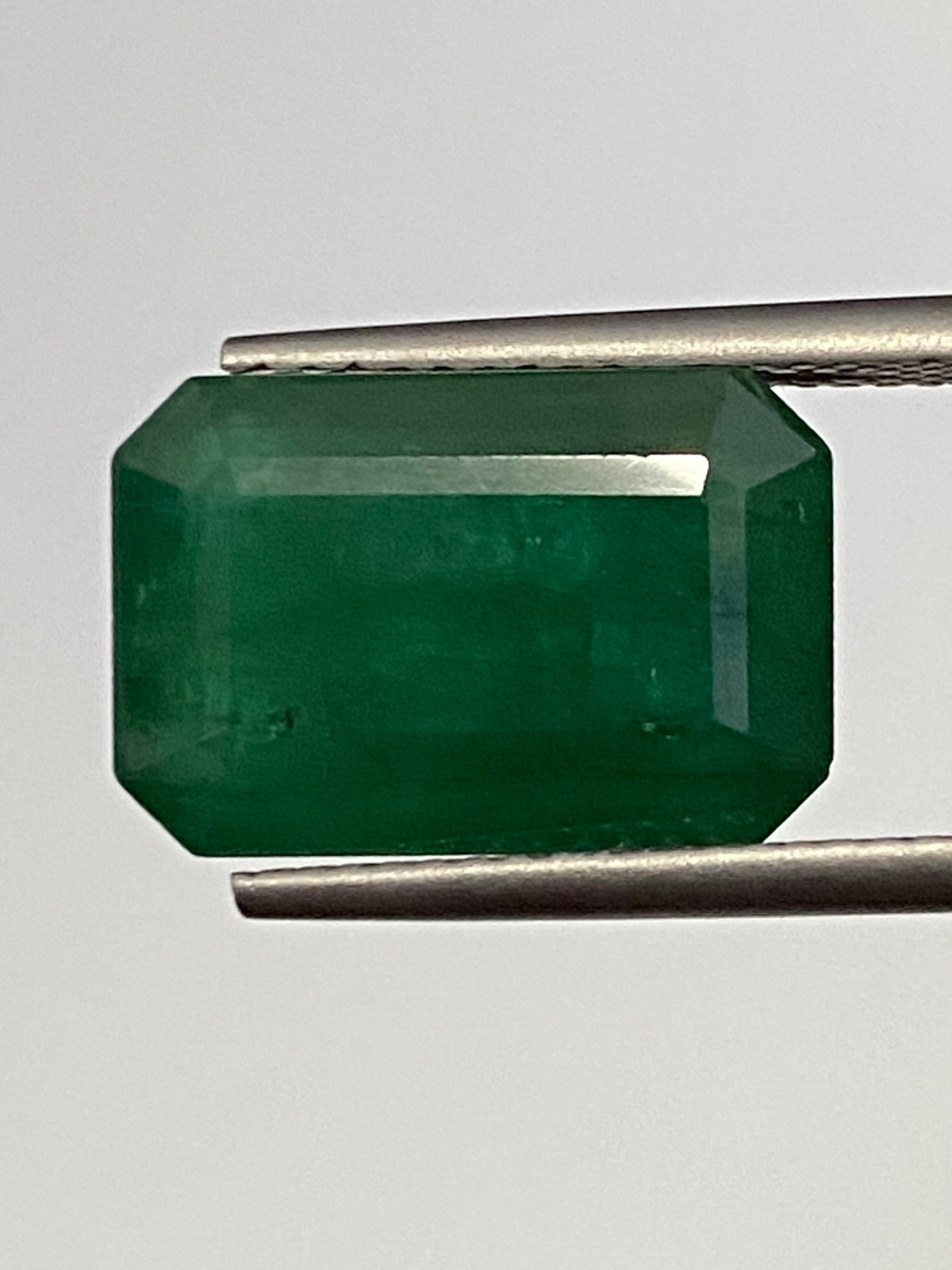 พลอย มรกต Natural Emerald แซมเบีย 9.53 กะรัต (Cts.) พลอยแท้ อัญมณีมงคลประจําวันเกิด เครื่องประดับพลอย