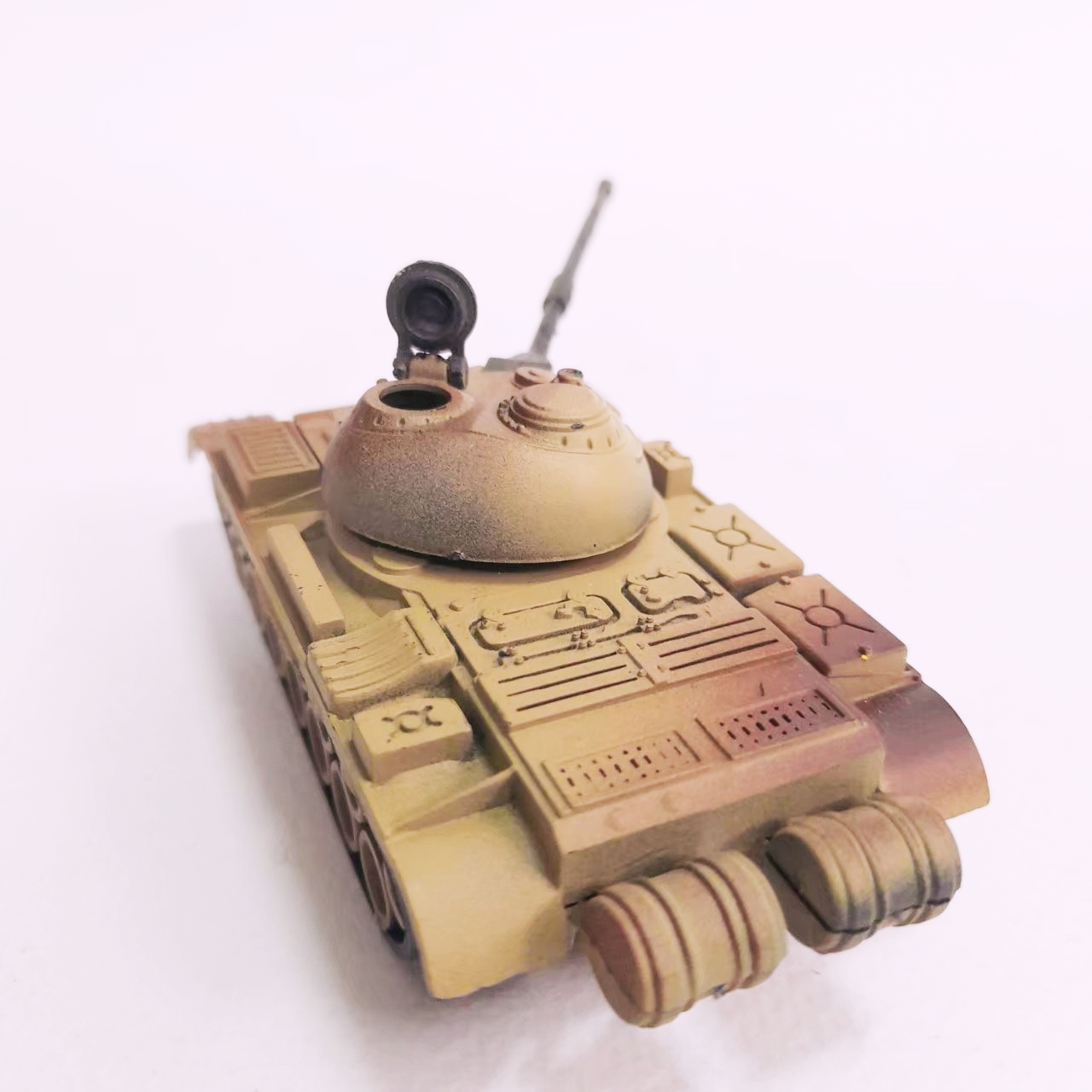 มีหลายภาพ,รถถังพลาสติกสำเร็จรูป T55 A ทำสีแล้ว งานเก่า มือสอง สภาพดี มีรอยบ้าง