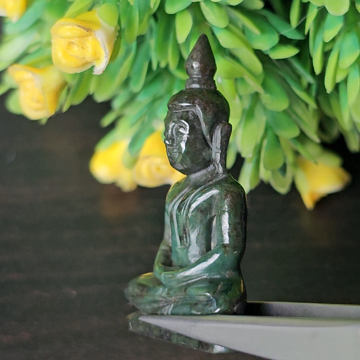 หยกแกะสลัก พระหยกเนฟไฟรต์ (Nephrite jadeite) 63.93 (cts.)