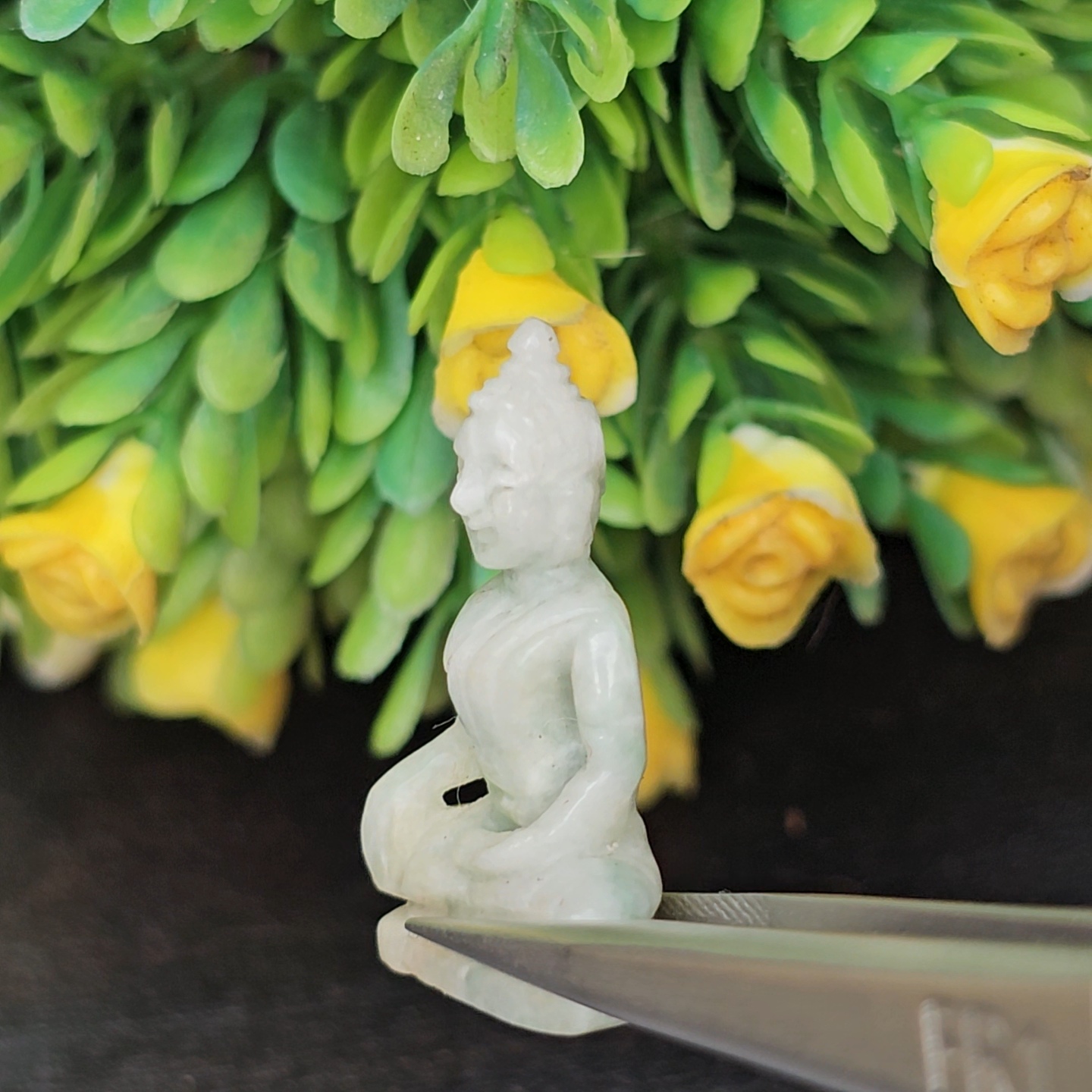 หยก แกะสลัก รูป พระ (Burmese jadeite) 22.9 กะรัต (cts.) หยก พม่า แท้