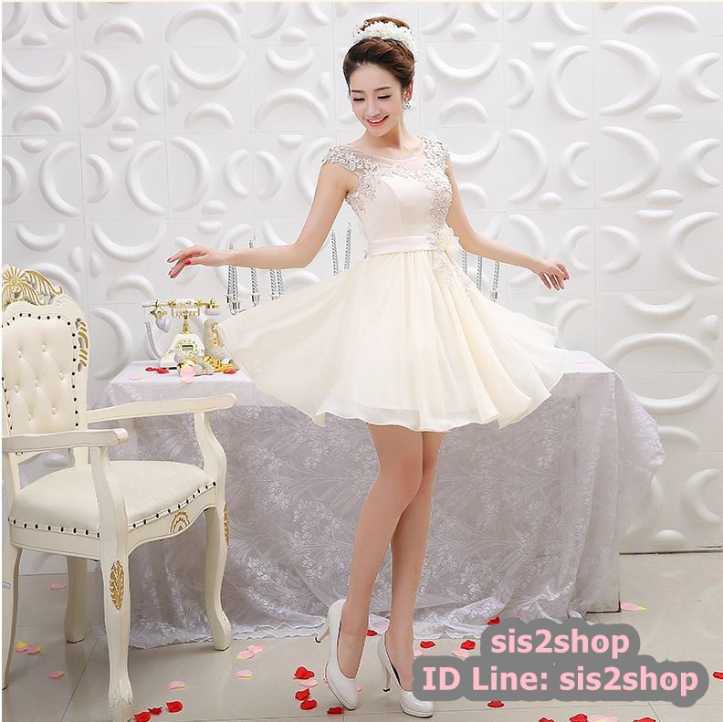 พร้อมส่ง ชุดราตรีสั้น แขนกุด สีครีม แต่งลูกไม้และปักมุกสวย แต่งเกสรดอกไม้ช่วงเอว