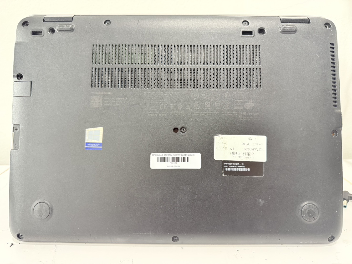 Notebook HP EliteBook 840 G4 (i5-7300U/8GB/M.2 256GB) ไม่มี Adapter แบตเสื่อม จอ Bright จอมีรอย ขอบยางเสื่อม