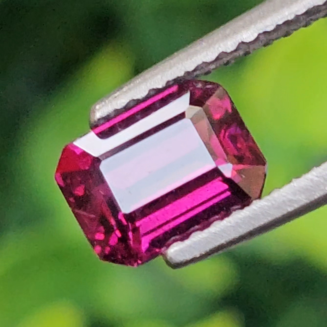 พลอย อุมบาไลต์ การ์เน็ต Umbalite Garnet 1.63 กะรัต (Cts.) ดิบ Unheated พร้อมใบเซอร์ พลอยแท้ อัญมณีมงคลประจําวันเกิด เครื่องประดับพลอย