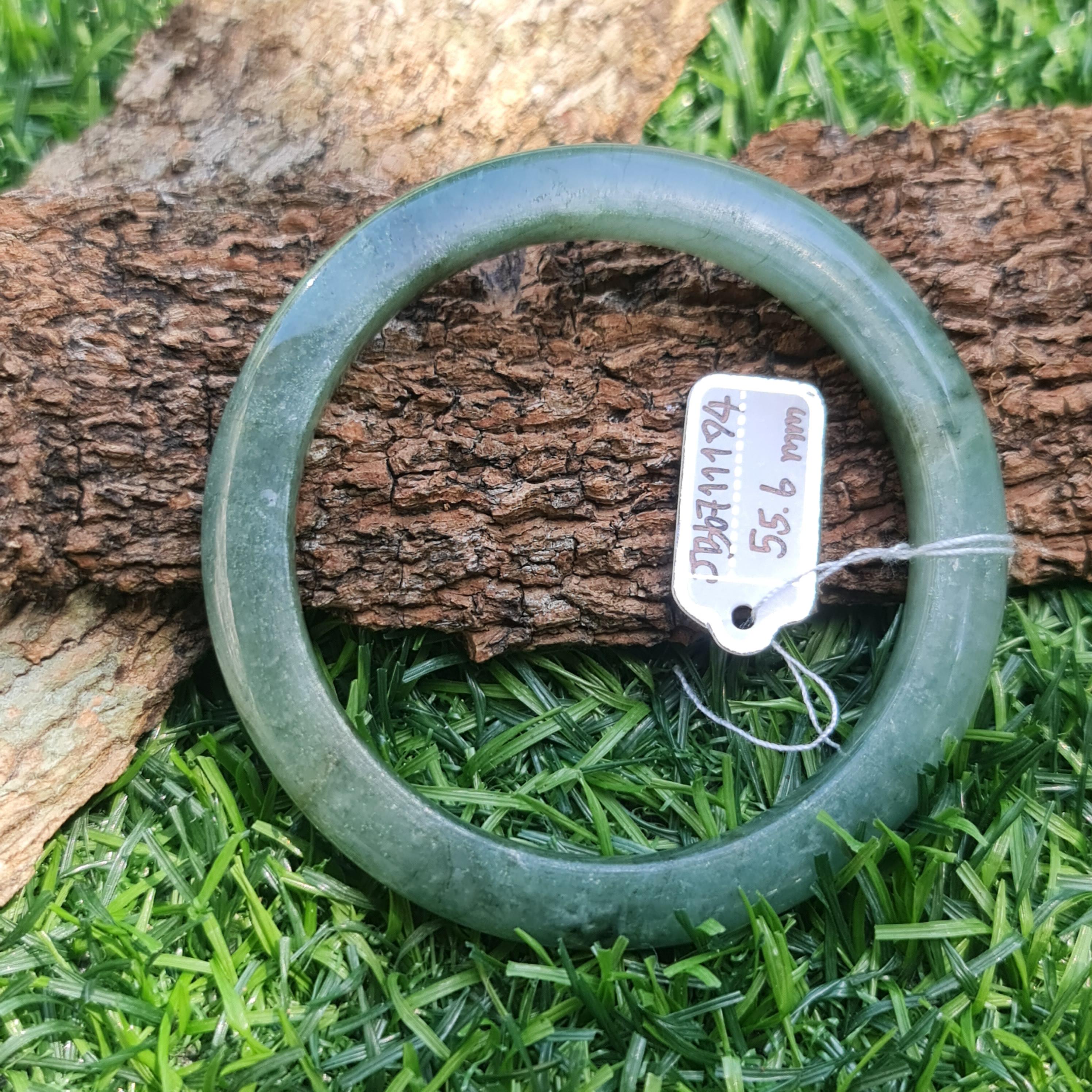JB6711174 หยก พม่า แท้ Jade กำไลหยก 55.6 มม. (Jadeite bracelet) พม่า (Myanmar)