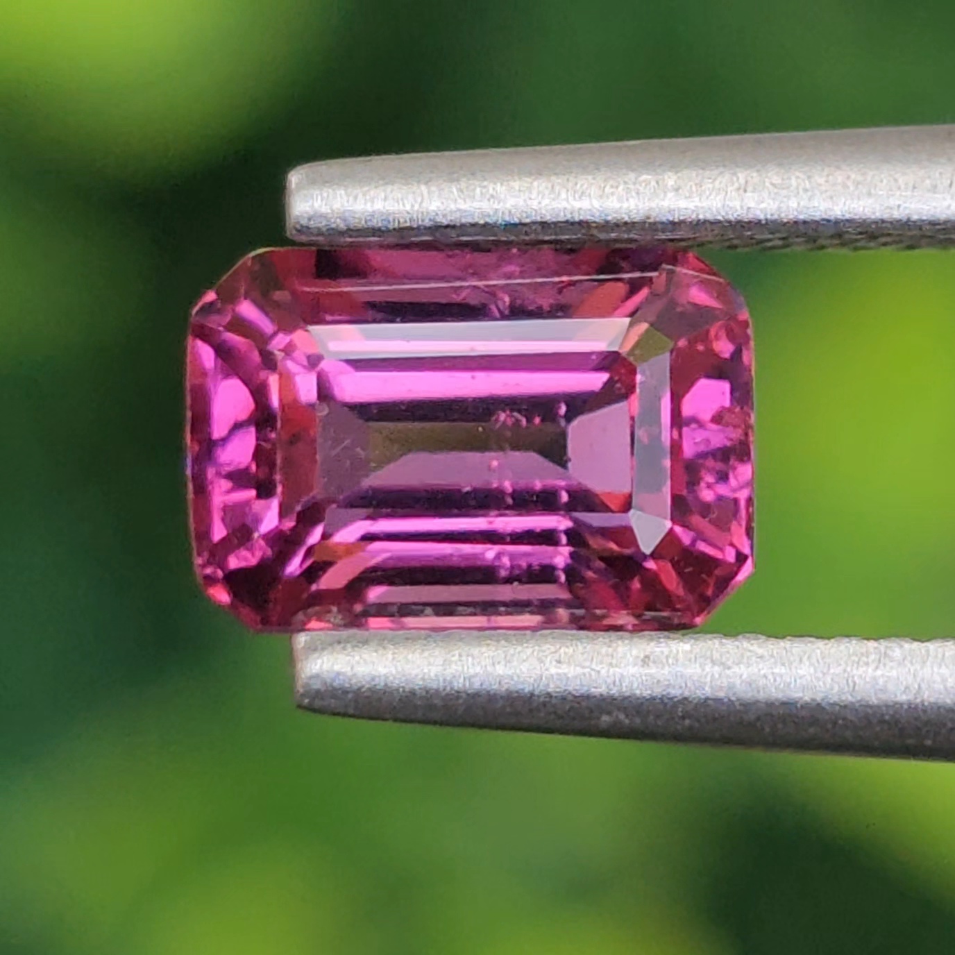 พลอย อุมบาไลต์ การ์เน็ต Umbalite Garnet 1.28 กะรัต (Cts.) ดิบ Unheated ลอยแท้ อัญมณีมงคลประจําวันเกิด เครื่องประดับพลอย
