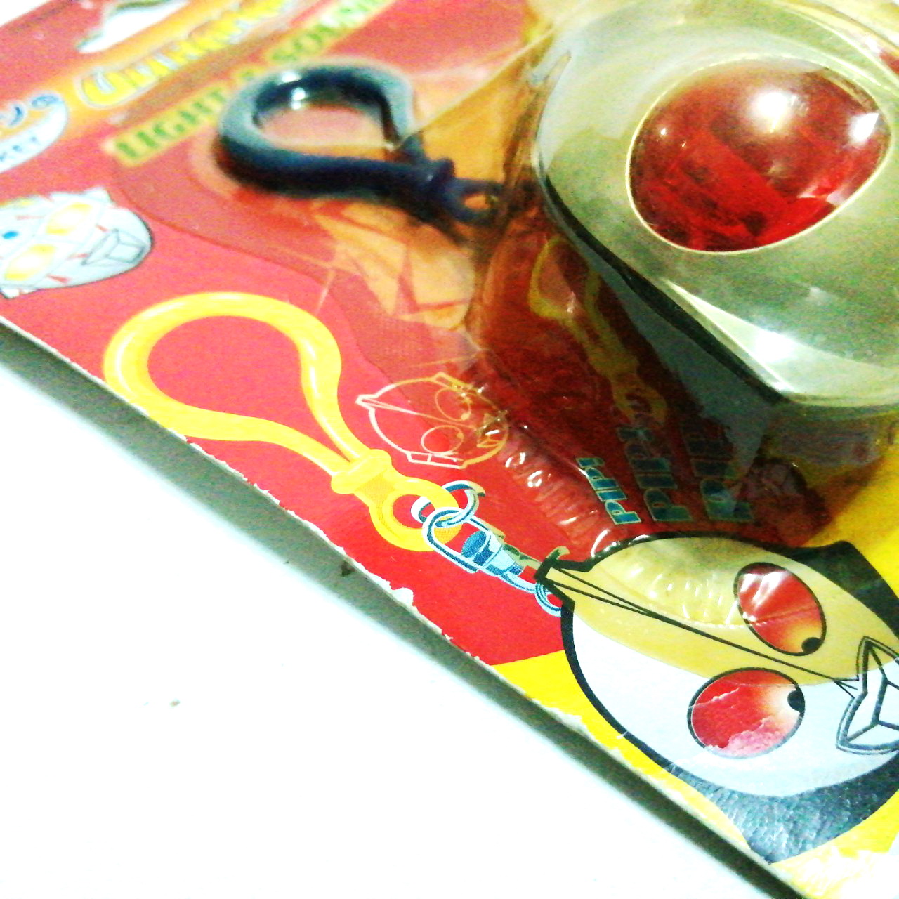 พวงกุญแจ เอเพคทอย Apex Toys Key Chain มีไฟมีเสียง หน้าดาร์คอุลตร้าแมน Dark Ultraman ของเก็บในแพค ไม่เคยแกะ แพคมีรอยและงอตามขอบมุม ขายตามสภาพงานเก่า