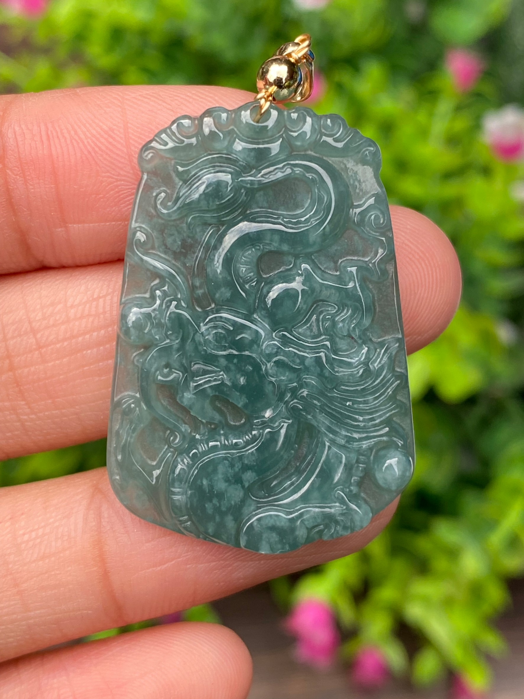 หยก พม่า แท้ จี้หยก (Burmese jadeite) แกะสลักมังกร 44.17 กะรัต (Cts.) หยกแท้ อัญมณีมงคลประจําวันเกิด เครื่องประดับหยก