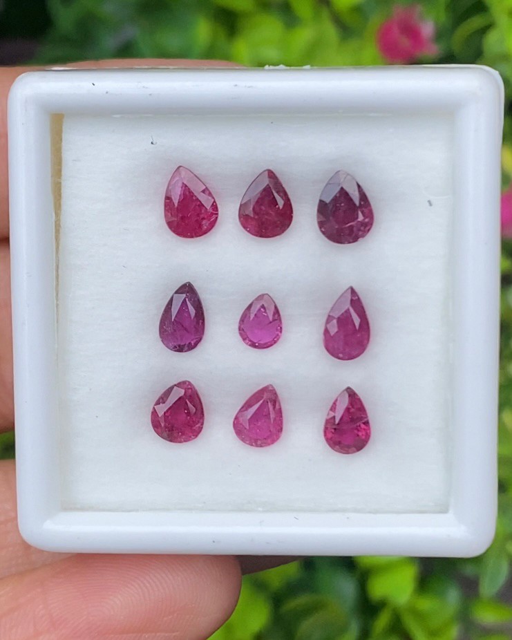 พลอย ทับทิม สยาม Siam Ruby sapphire 9 เม็ด (Pcs.) 4.275 กะรัต (Cts.) พลอยแท้ อัญมณีมงคลประจําวันเกิด เครื่องประดับพลอย