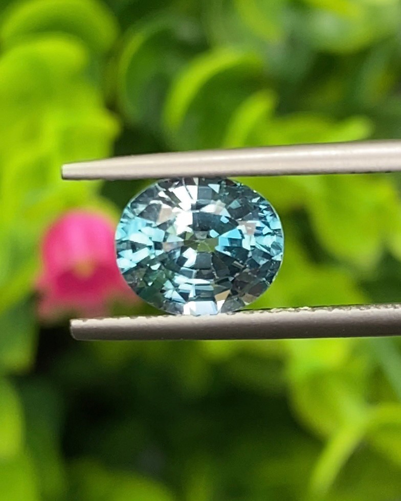 พลอย เพทาย Natural Zircon 2.48 กะรัต (Cts.) พลอยแท้อัญมณีมงคล ประจําวันเกิด เครื่องประดับพลอย