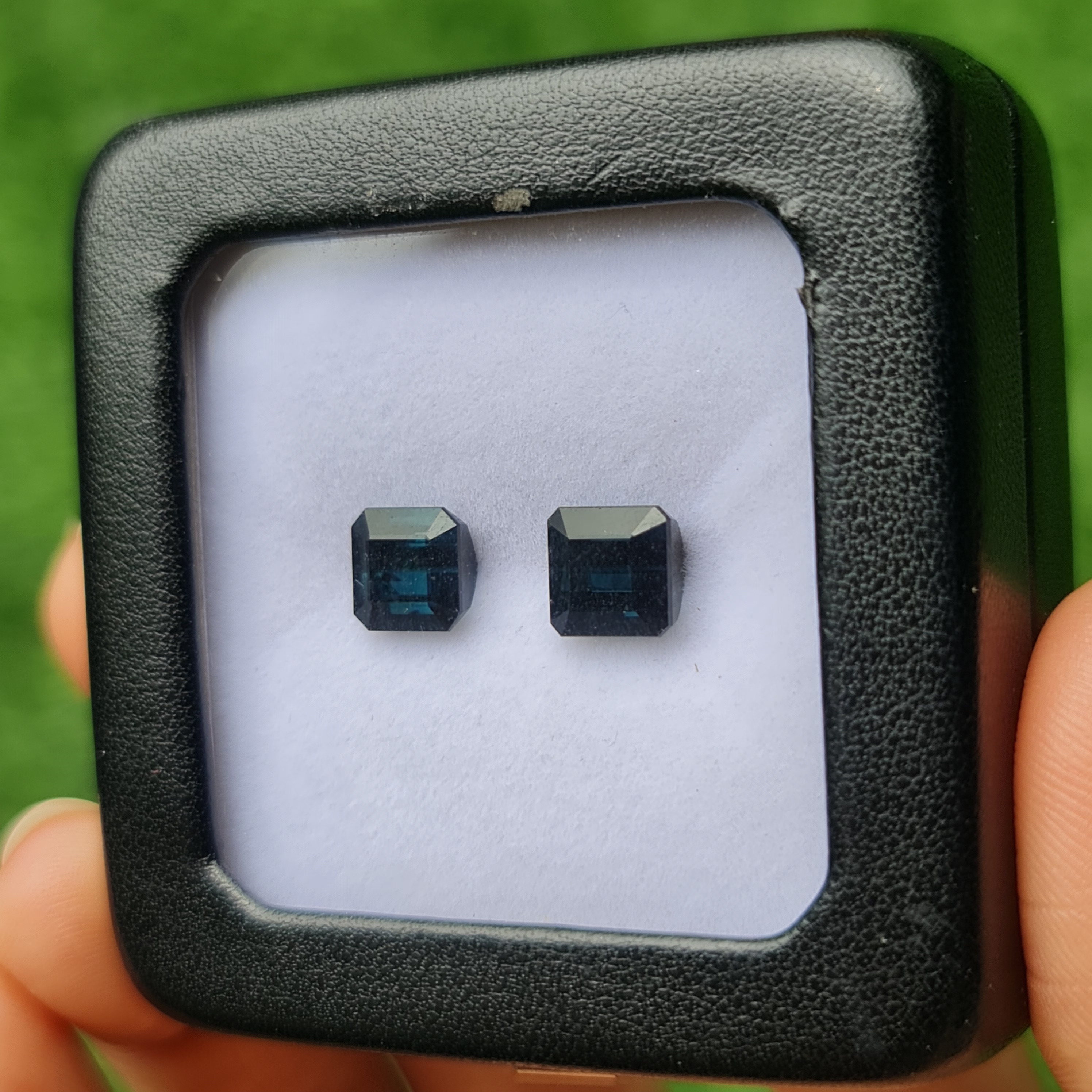 พลอย ลากูน ทัวร์มาลีน (Ragoon Tourmaline) 4.70 กะรัต (Cts.) 2 เม็ด พลอยแท้ อัญมณีมงคลประจําวันเกิด เครื่องประดับพลอย