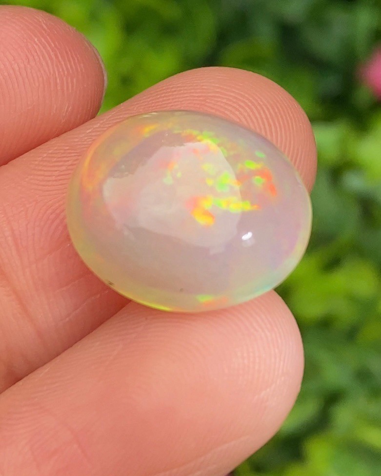 พลอย ไวท์ โอปอล White Opal 8.50 กะรัต (Cts.) พลอยแท้ อัญมณีมงคลประจําวันเกิด เครื่องประดับพลอย