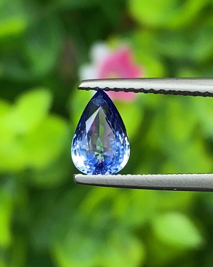 พลอย ไพลิน Blue Sapphire 1.23 กะรัต (Cts.) พลอยแท้ อัญมณีมงคลประจําวันเกิด เครื่องประดับพลอย