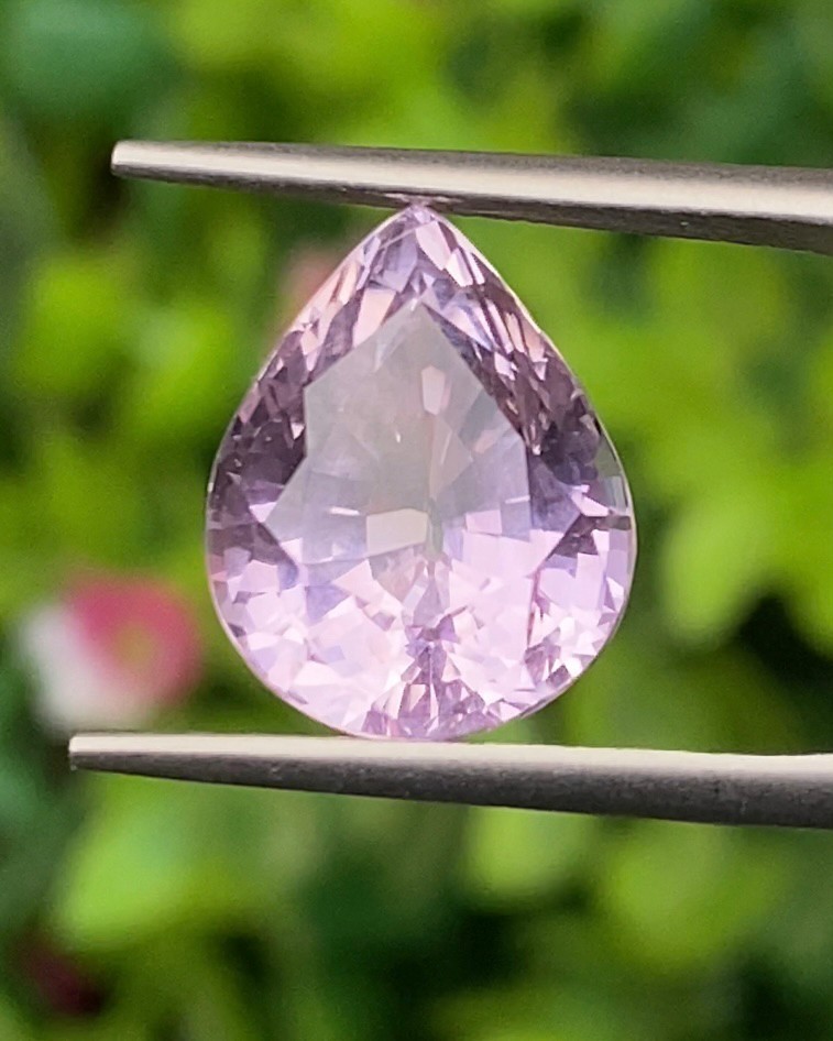 พลอย คุนไซท์ Kunzite 7.60 กะรัต (Cts.) พลอยแท้อัญมณีมงคล ประจําวันเกิด เครื่องประดับพลอย