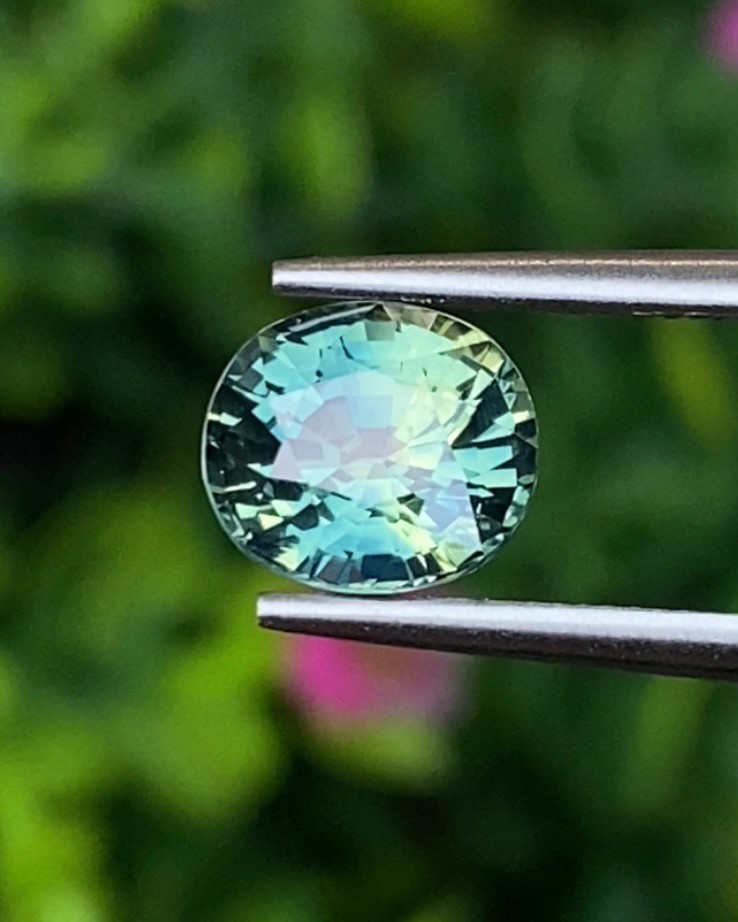 พลอย แซฟไฟร์ 3 สี Tri Color Sapphire 2.12 กะรัต (Cts.) พลอยแท้ อัญมณีมงคลประจําวันเกิด เครื่องประดับพลอย