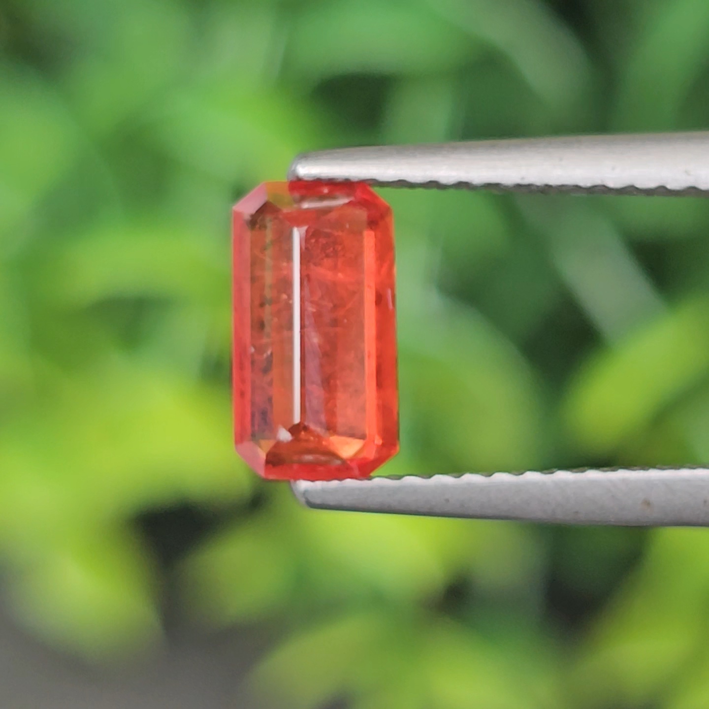 พลอย ออเรนจ์ แซฟไฟร์ Orange Sapphire 1.33 กะรัต (Cts.) พลอยแท้ อัญมณีมงคลประจําวันเกิด เครื่องประดับพลอย