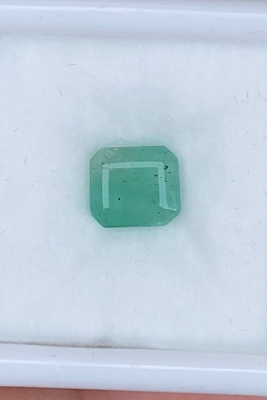 พลอย มรกต Natural Emerald แซมเบีย 1.02 กะรัต (Cts.) พลอยแท้ อัญมณีมงคลประจําวันเกิด เครื่องประดับพลอย