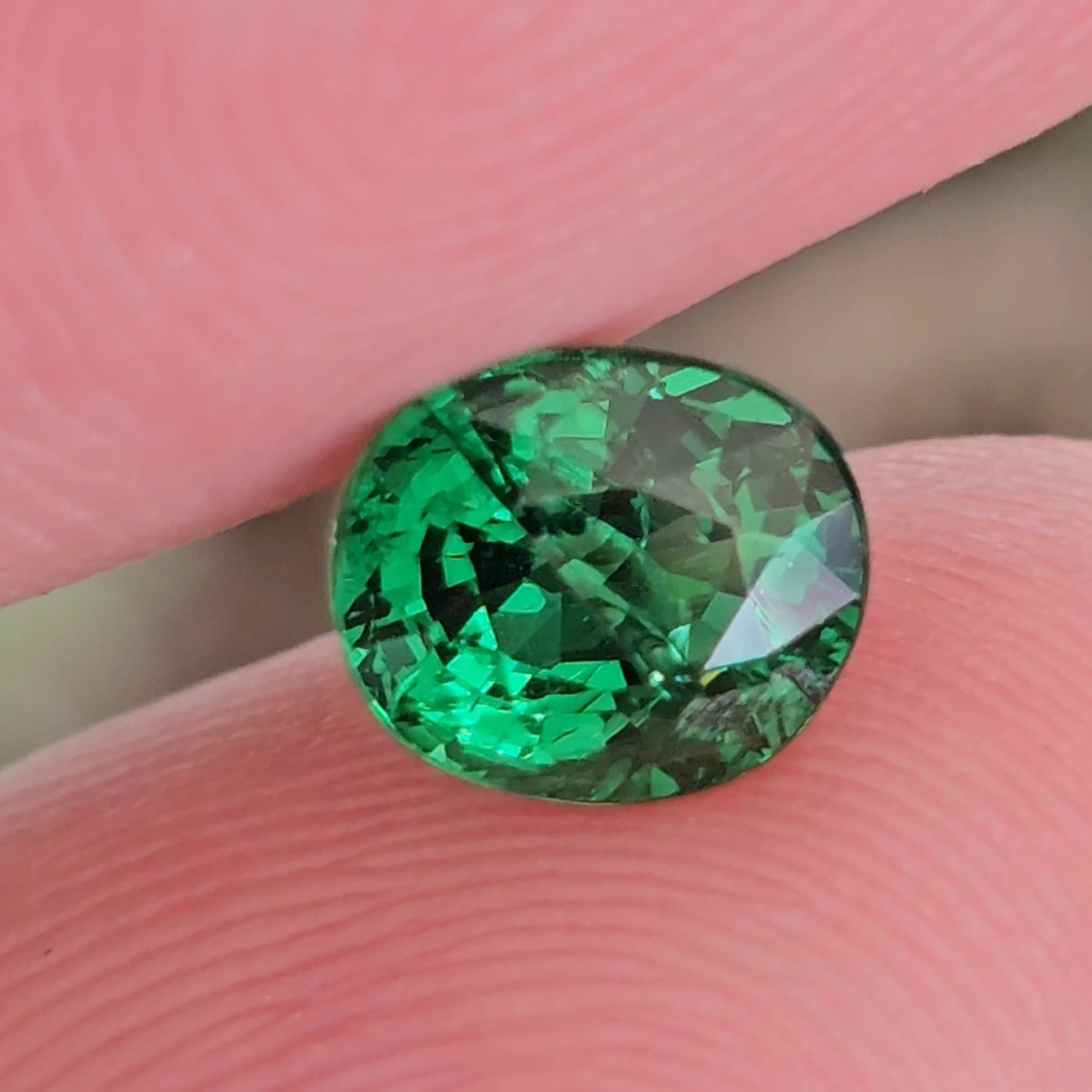 พลอย ซาโวไรท์ Tsavorite Garnet 1.28 กะรัต (Cts.) ดิบ Unheated พร้อมใบเซอร์ อัญมณีมงคลประจําวันเกิด เครื่องประดับพลอย