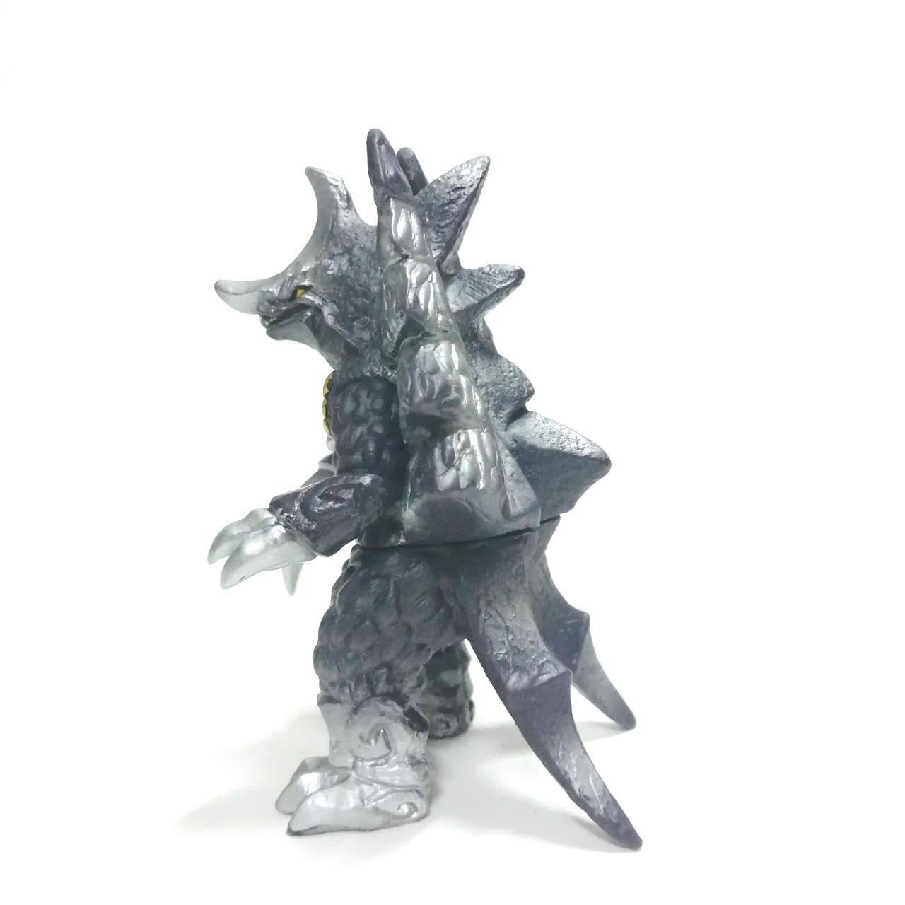 ซอฟ 4 นิ้ว ตัว สัตว์ประหลาดนีโอ ไกกาเรด จากอุลตร้าแมนไดน่า มีรอยบ้าง