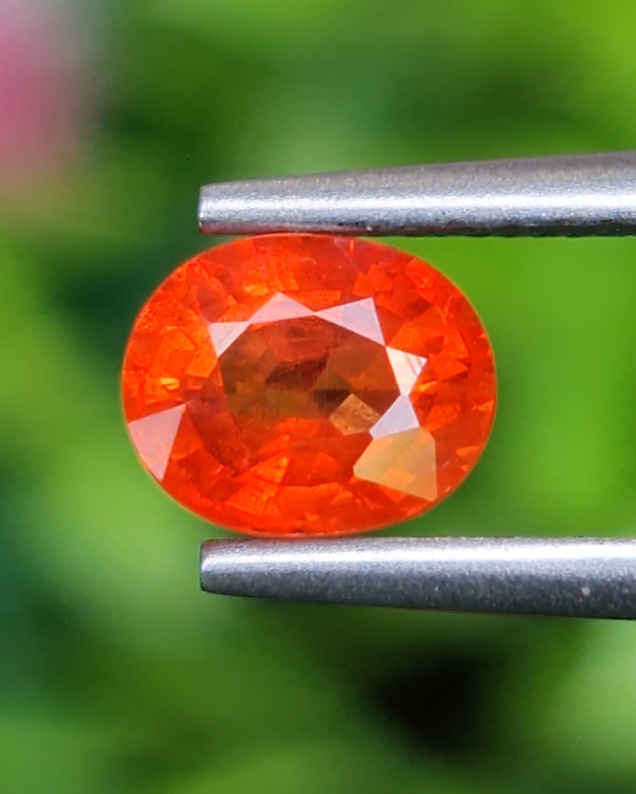 พลอย บุษราคัม Yellow Sapphire 1.11 กะรัต (Cts.) พลอยแท้ อัญมณีมงคลประจําวันเกิด เครื่องประดับพลอย