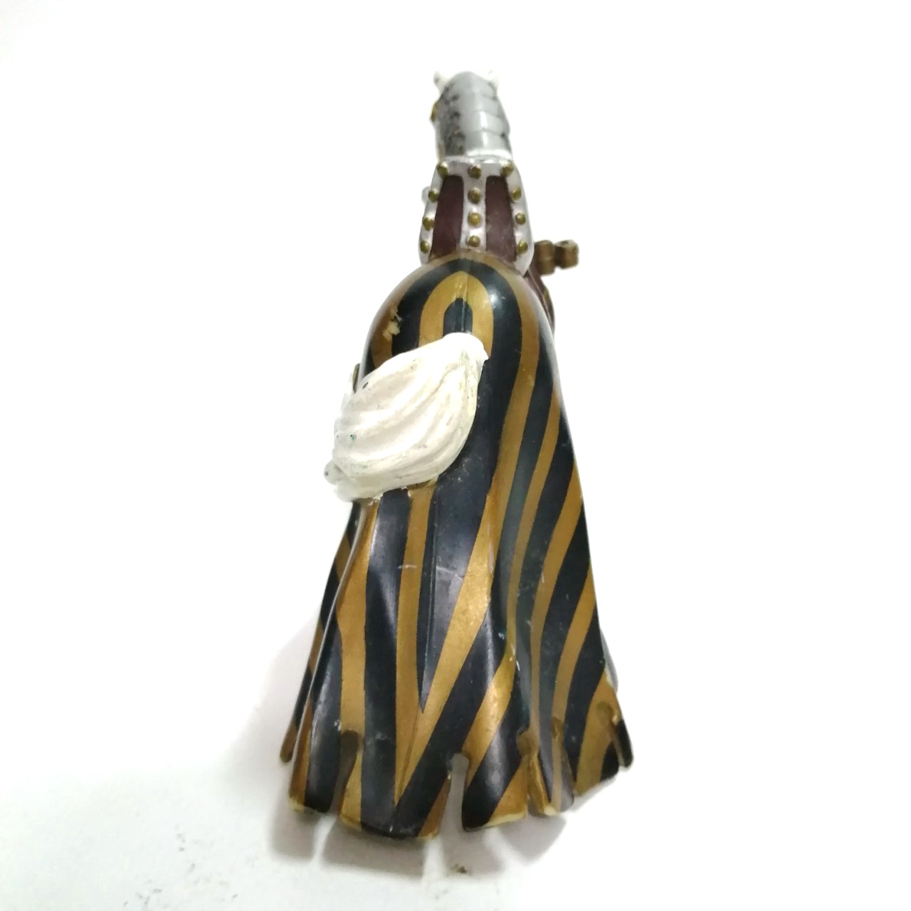 ฟิกเกอร์ยางตัน ม้าในชุดออกรบ ของอัศวิน (เฉพาะม้า) ขนาดตามรูป สภาพดี มีรอยบ้าง