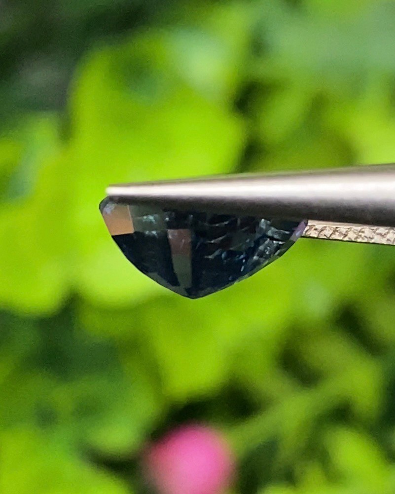 พลอย ไพลิน (Blue Sapphire) 3.03 กะรัต (Cts.) พลอยแท้ อัญมณีมงคลประจําวันเกิด เครื่องประดับพลอย