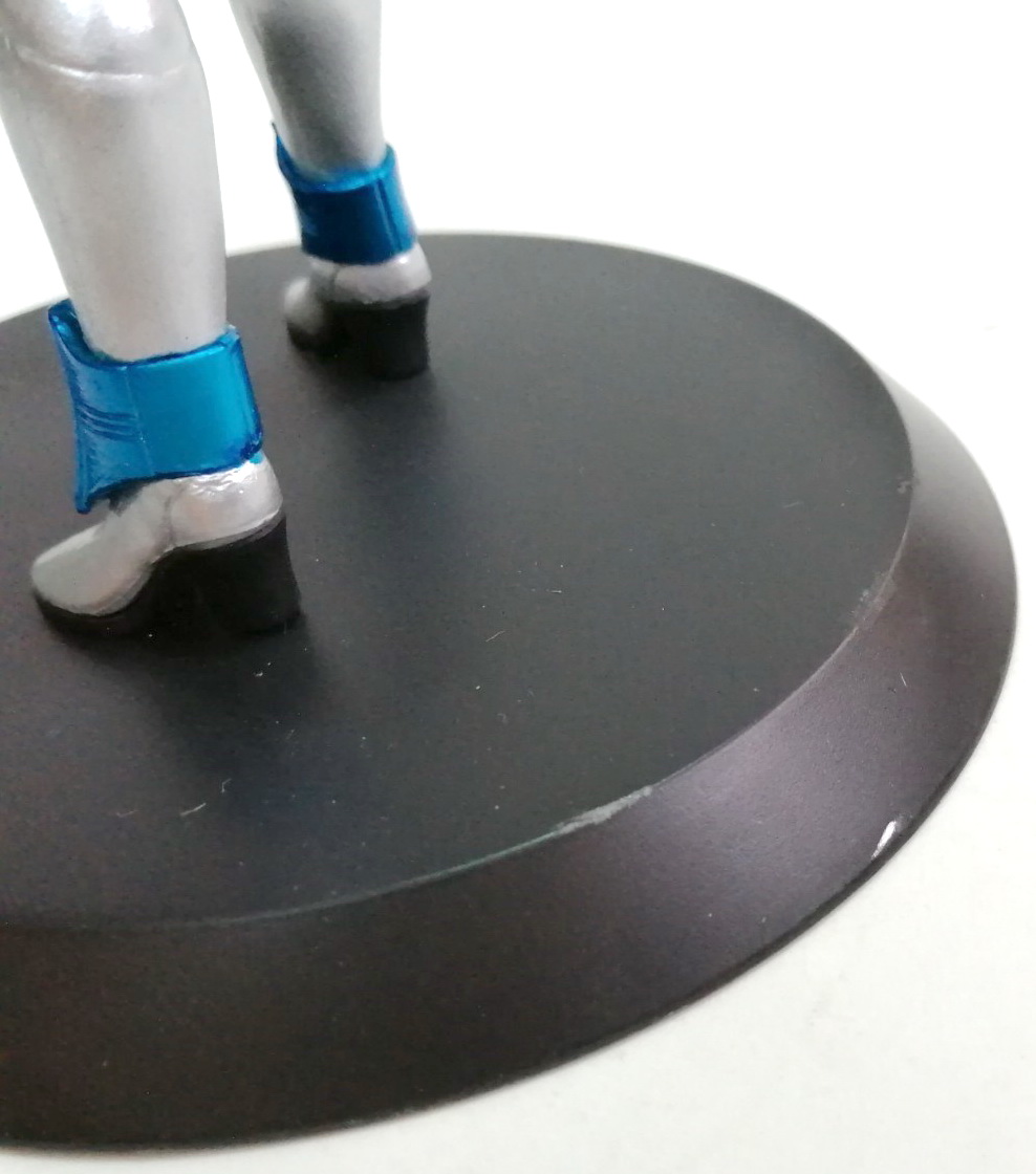 ของสะสม มาสค์ ไรเดอร์นาเดชิโกะ Nadeshiko ไรเดอร์ผู้หญิงคนเดียว จากซีรีย์คาเมนไรเดอร์โฟเซ่ Masked Rider Fourze ปรากฏตัวทั้งในทีวีซีรีย์ และ เดอะมูฟวี่ ตัวนี้เป็นตุ๊กตาเครนเกม พลาสติกลงสีสำเร็จพร้อมฐาน ขนาดสูง20ซม.รวมฐาน สภาพสะสมเก่าเก็บ