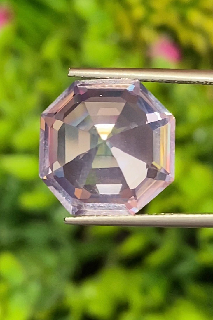 พลอย ลาเวนเดอร์ ควอตซ์ Lavender Quartz 12.28 กะรัต (Cts.) พลอยแท้ อัญมณีมงคลประจําวันเกิด เครื่องประดับพลอย