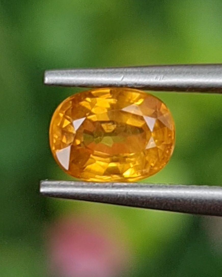 พลอย บุษราคัม yellow sapphire 1.00 กะรัต (Cts.) พลอยแท้ อัญมณีมงคลประจําวันเกิด เครื่องประดับพลอย