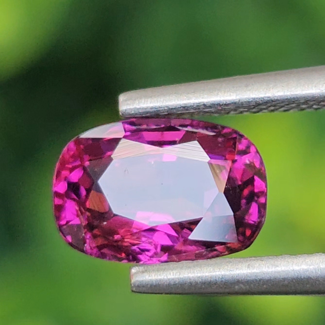 พลอย อุมบาไลต์ การ์เน็ต Umbalite Garnet 1.43 กะรัต (Cts.) ดิบ Unheated ลอยแท้ อัญมณีมงคลประจําวันเกิด เครื่องประดับพลอย