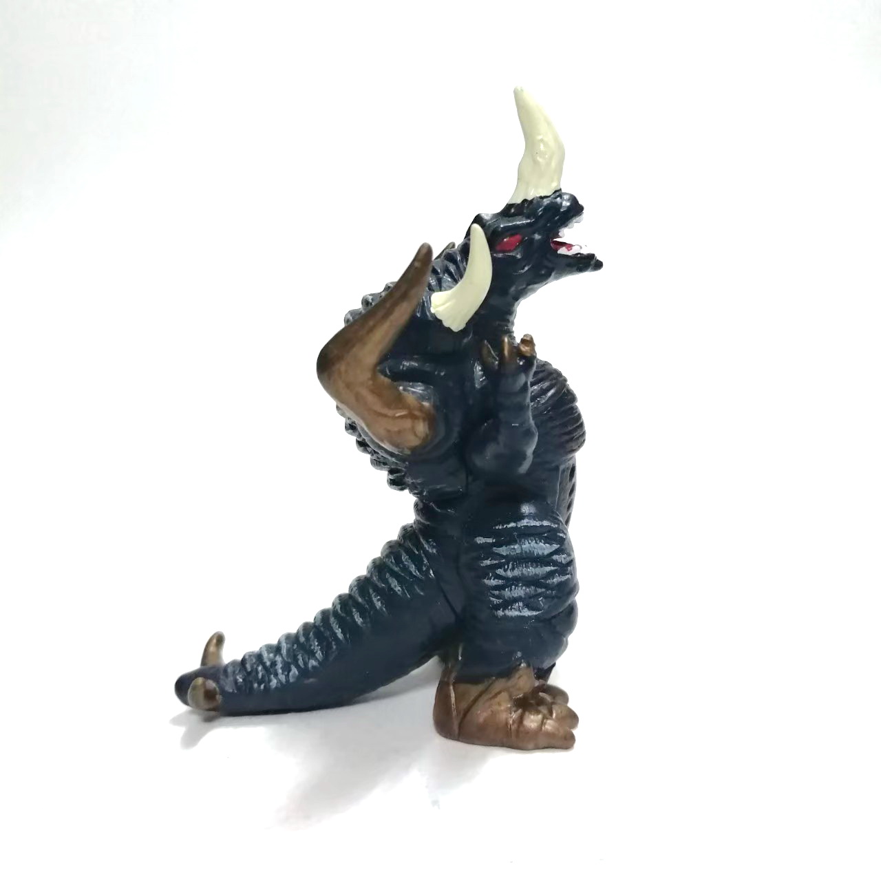 ขนาด3นิ้ว กาชาปอง โกลเด้นปอสเป้ ศัตรูของอุลตร้าแมนซีเอิร์ธ ค่อนข้างหายากไม่พบบ่อย มือสองสภาพดีมีรอยบ้าง