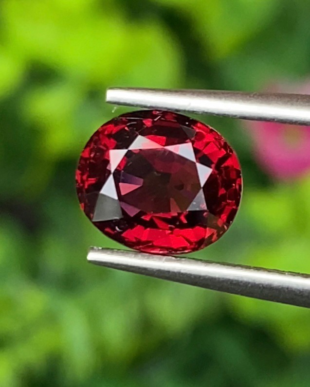 พลอย โรโดไลต์ กาเน็ท Rhodolite Garnet 2.25 กะรัต Cts.พลอยแท้ อัญมณีมงคลประจําวันเกิด เครื่องประดับพลอย