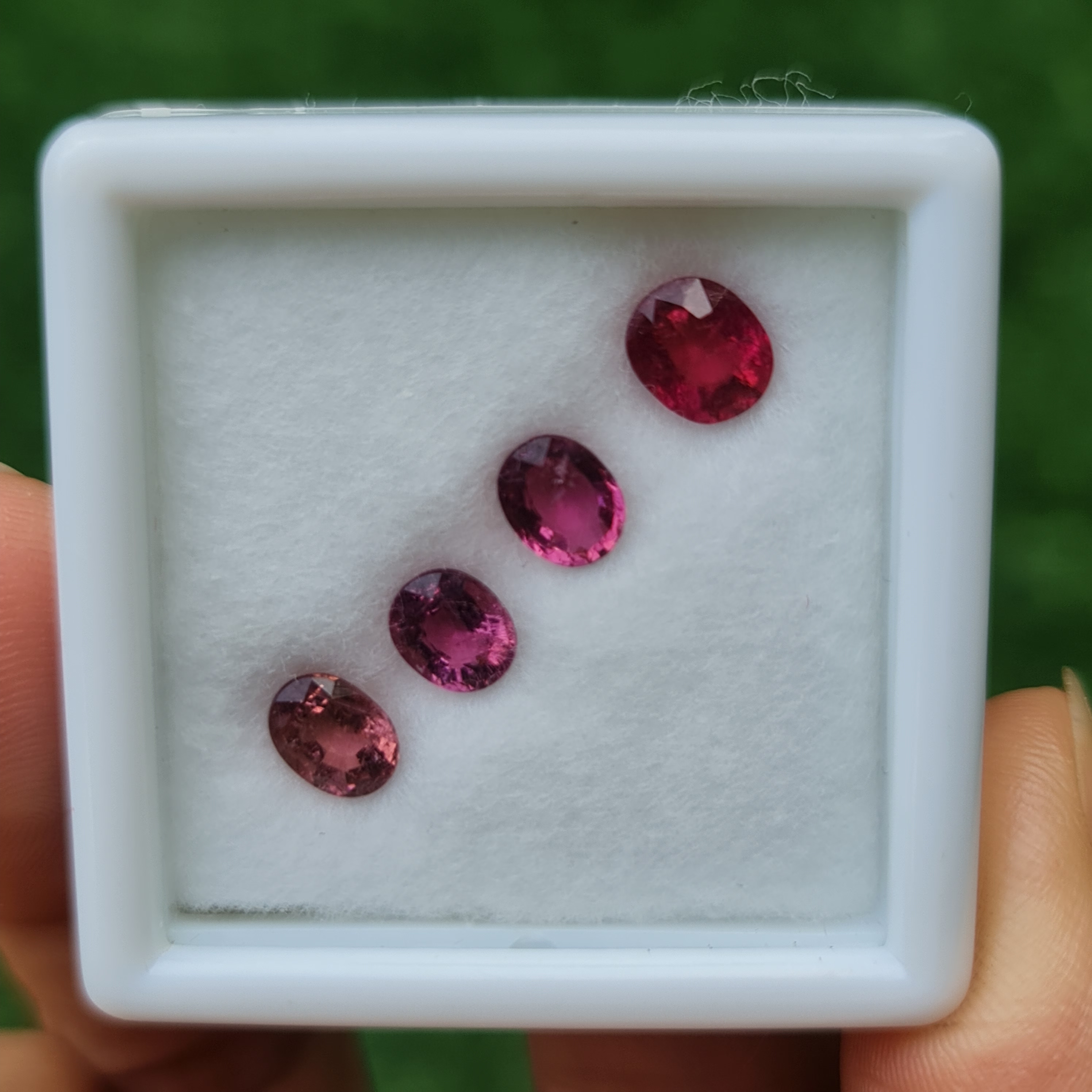 พลอย สปิเนล Spinel 3.05กะรัต (Cts.) พลอยแท้ อัญมณีมงคลประจําวันเกิด เครื่องประดับพลอย