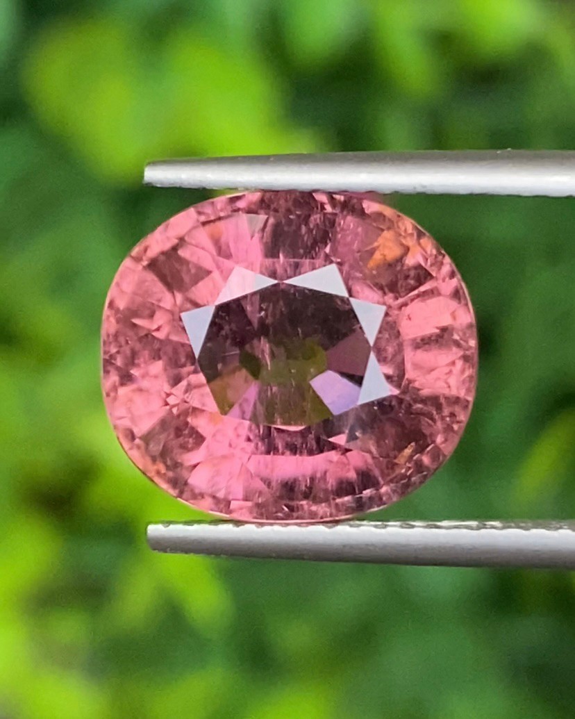 พลอย ทัวร์มารีน (Tourmaline) 7.68 กะรัต (Cts.) อัญมณีมงคลประจําวันเกิด เครื่องประดับพลอย