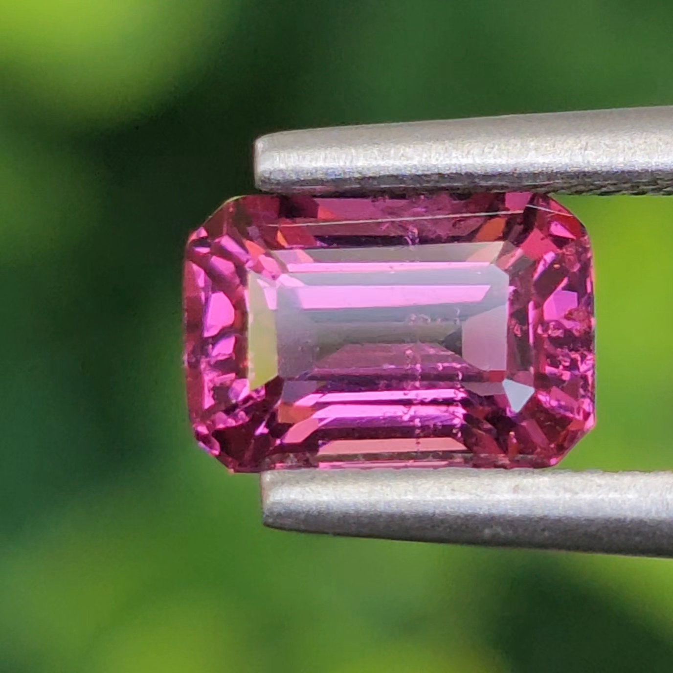 พลอย อุมบาไลต์ การ์เน็ต Umbalite Garnet 1.28 กะรัต (Cts.) ดิบ Unheated ลอยแท้ อัญมณีมงคลประจําวันเกิด เครื่องประดับพลอย