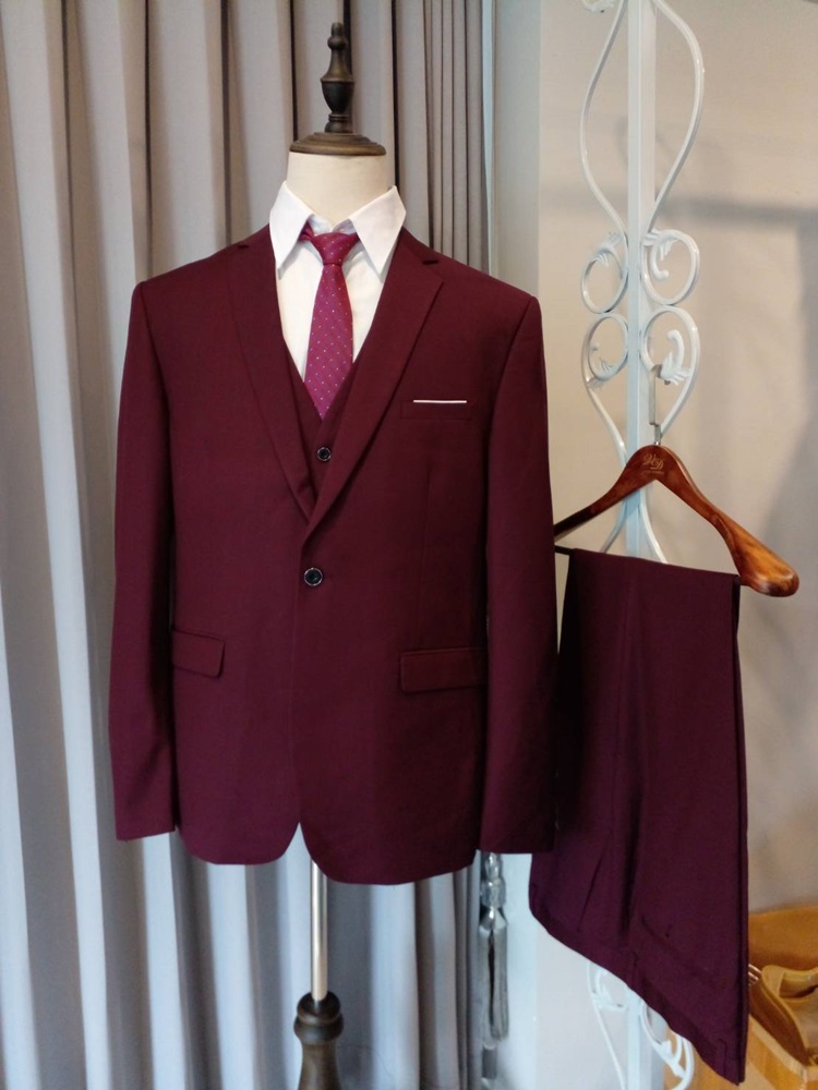 เช่า ชุดสูทชาย สีแดงเบอร์กันดี คลาสสิก รุ่นกระดุมเดียว